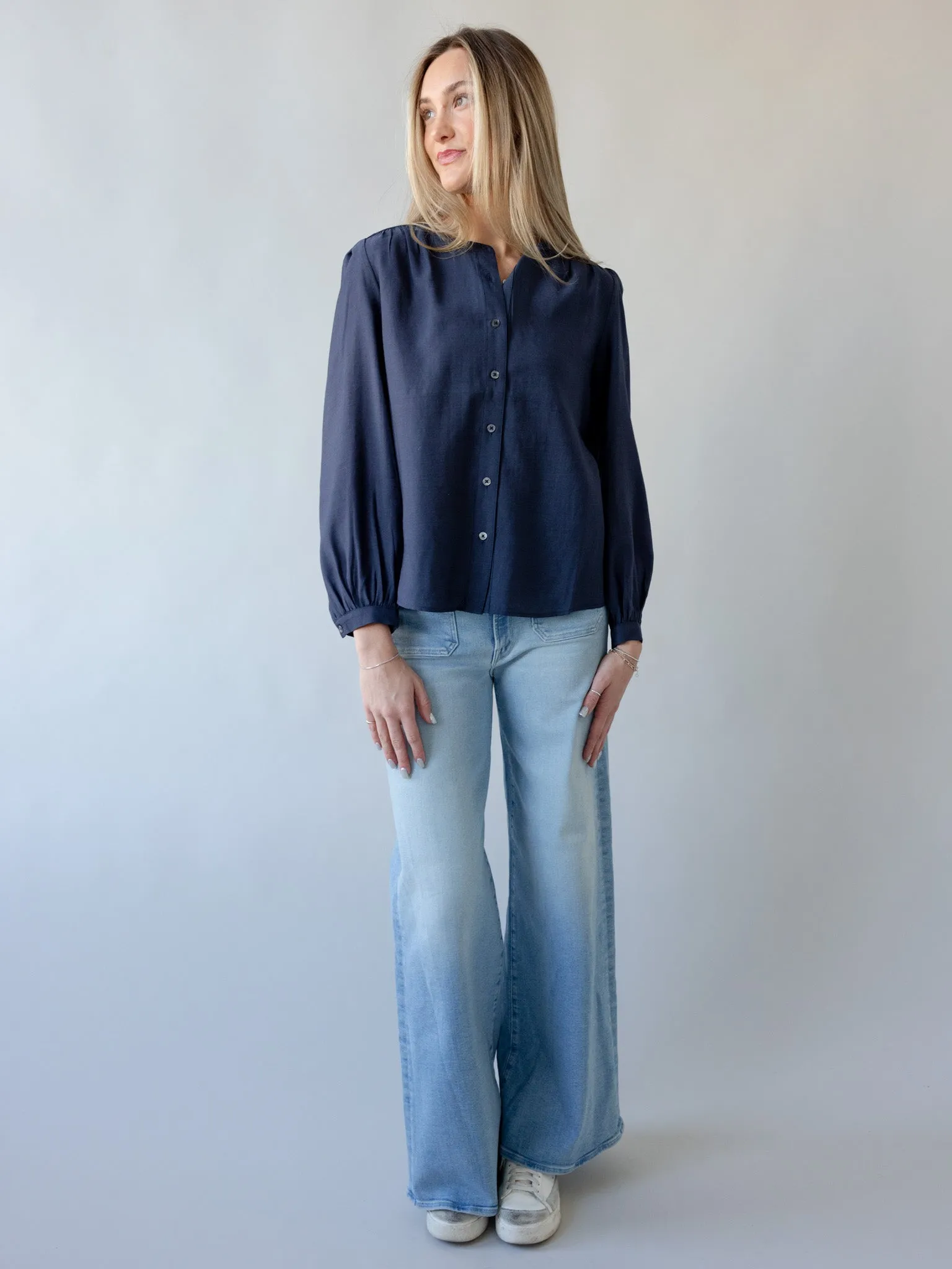 Elsbeth Navy Blouse Airflow Optimized Weave RelaxedFit