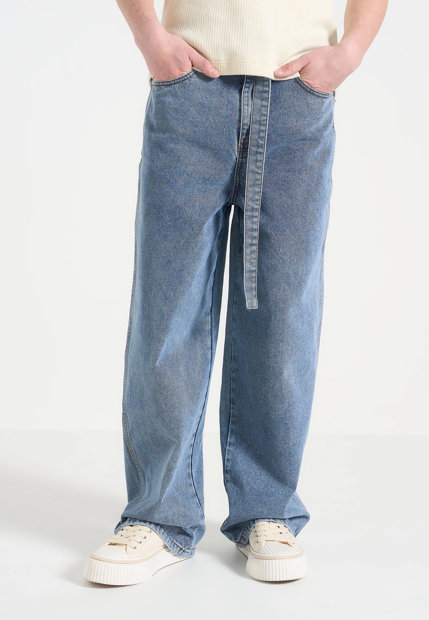 Adam - Wide Leg Belted Jeans - Blue Wash Comfortable Design Travel Outfit Evening Stroll Minimalist