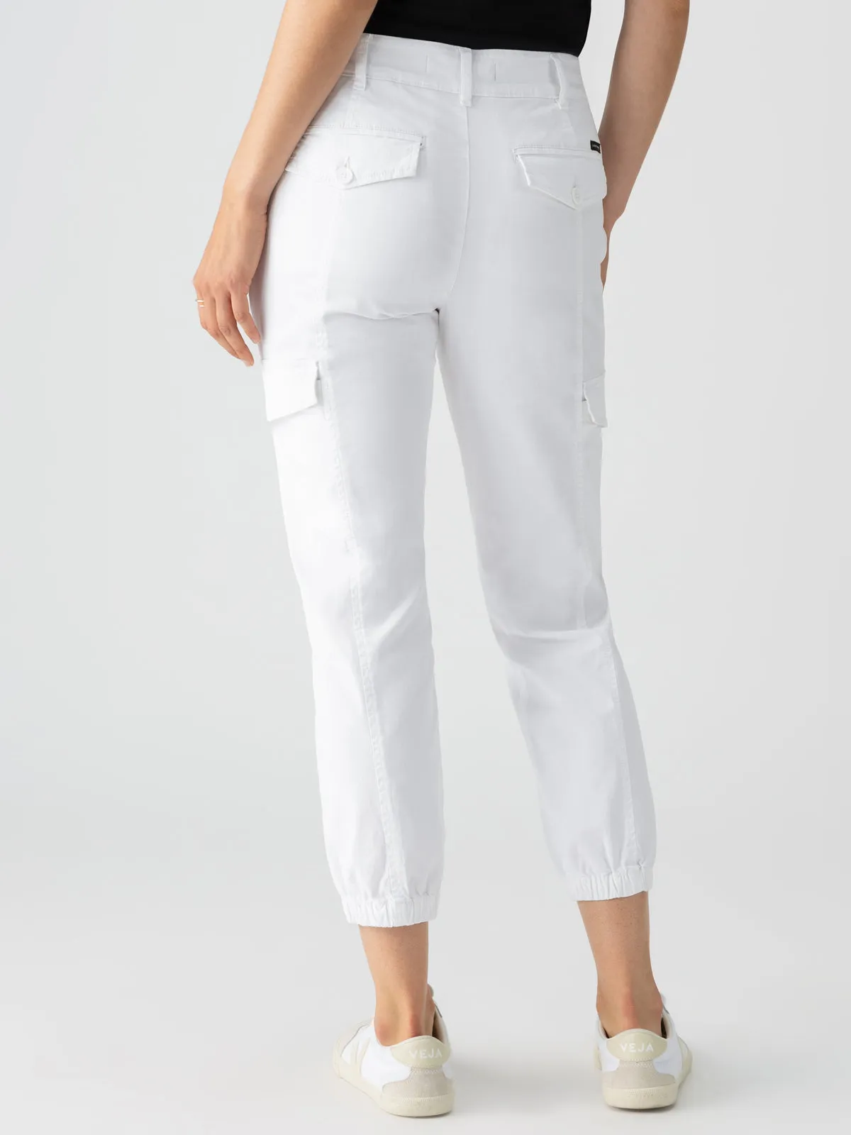 Rebel Standard Rise Pant Brilliant White Effortless Design Adaptable Style