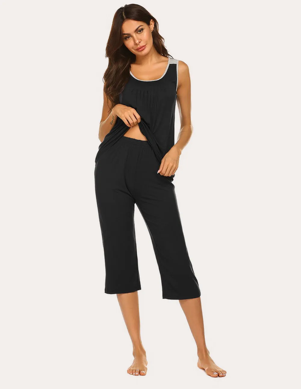 Ekouaer Moisture Wicking Pleated Tank Capri Pajamas Set (US Only)