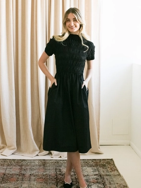 Relax Motion Elegant Mood Eleanor Smocked Midi Dress