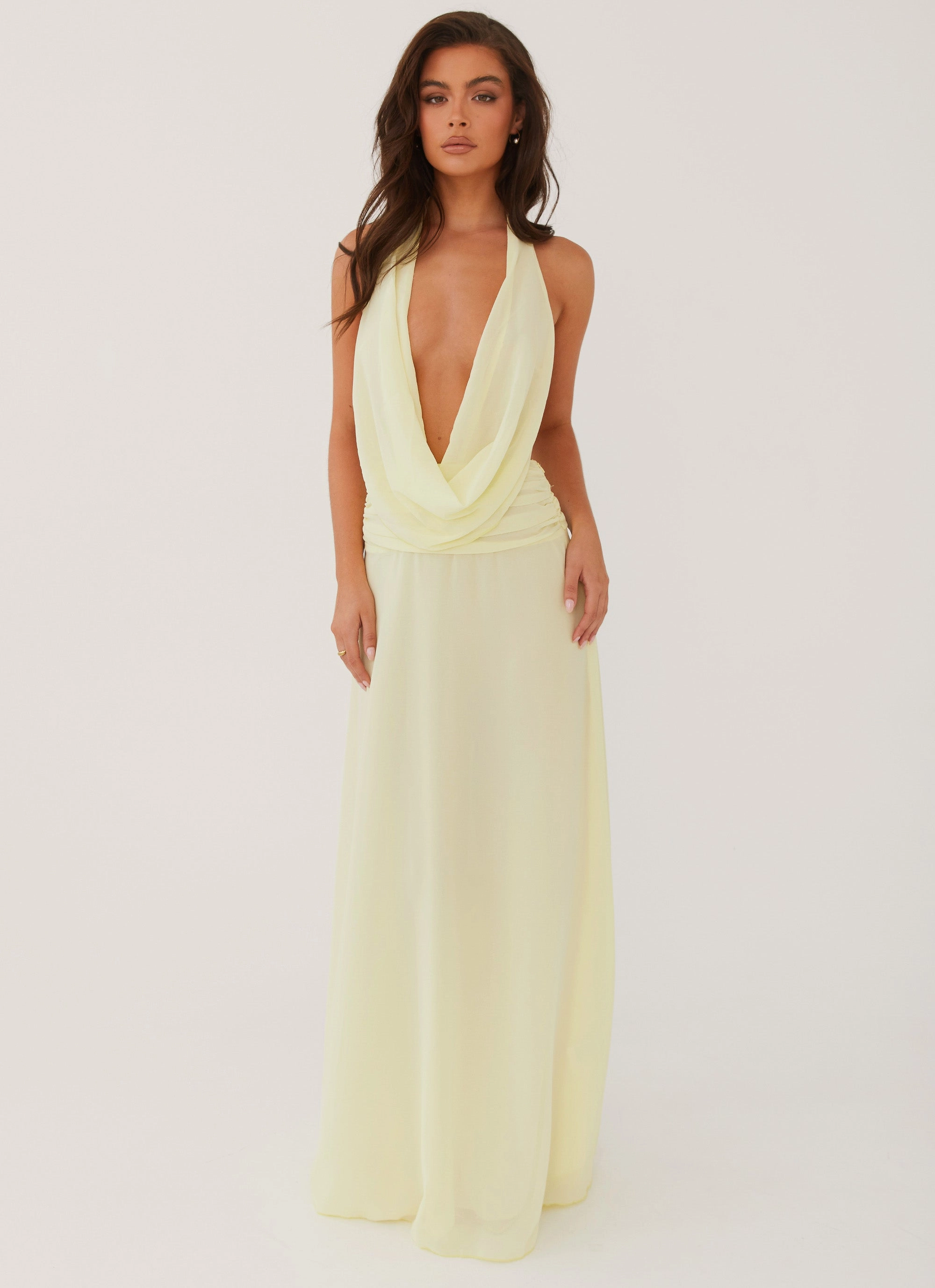 Elysia Chiffon Maxi Dress - Lemon Simple Flow Tailored Fit
