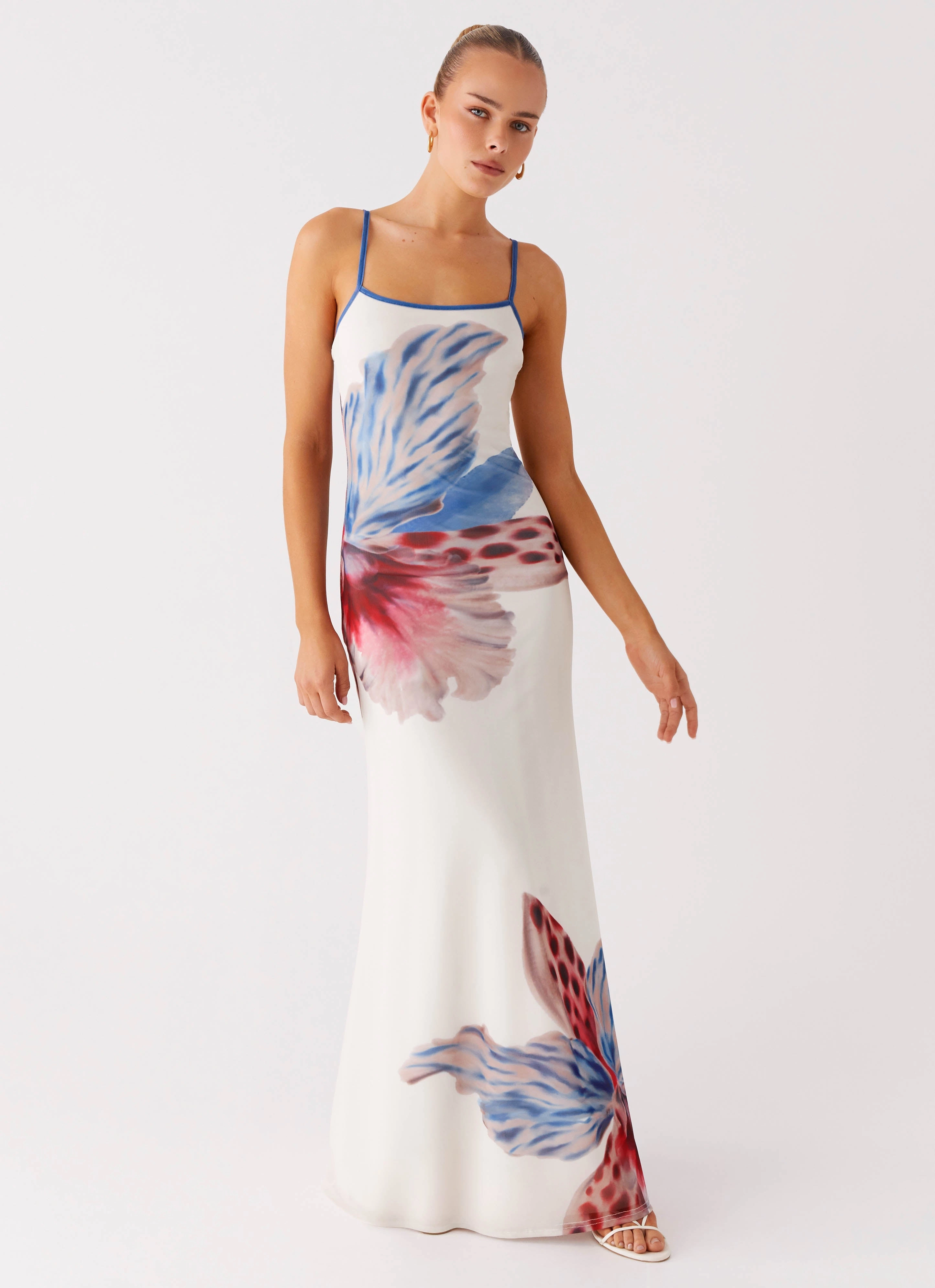 Everett Maxi Dress - White Sea Bloom Grace Vibe Flattering Style