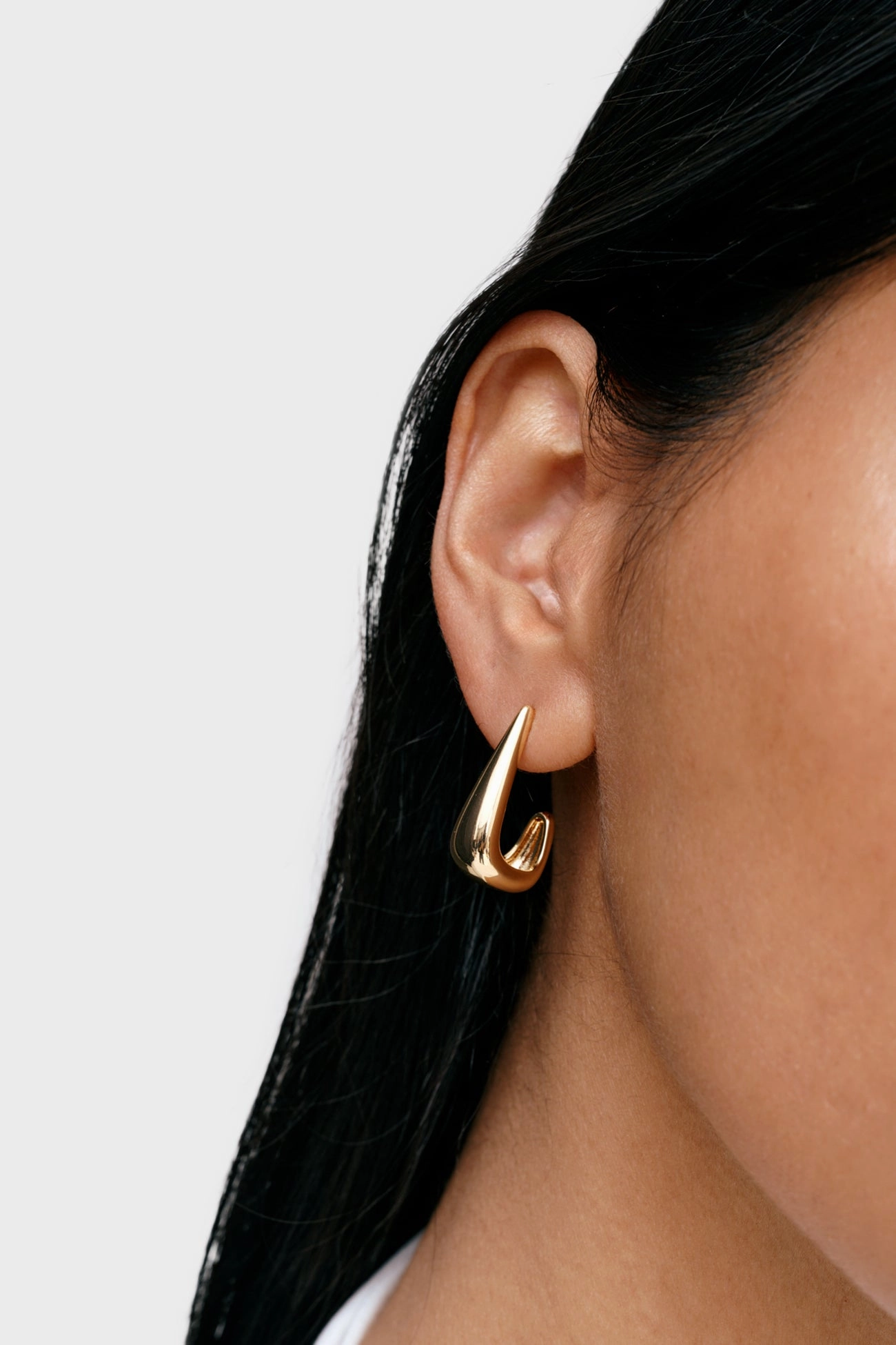 Monet Earrings Comfortable Look BondedShoulderTaping