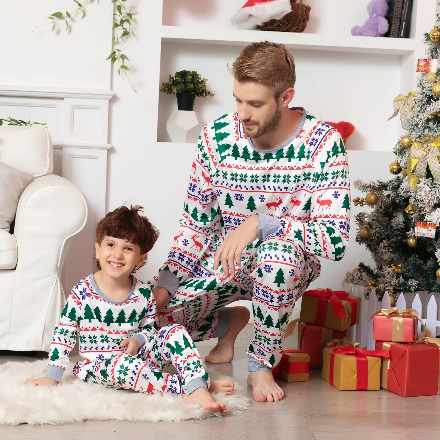 Family Matching Christmas Tree Print Christmas Family Look Pajama Set