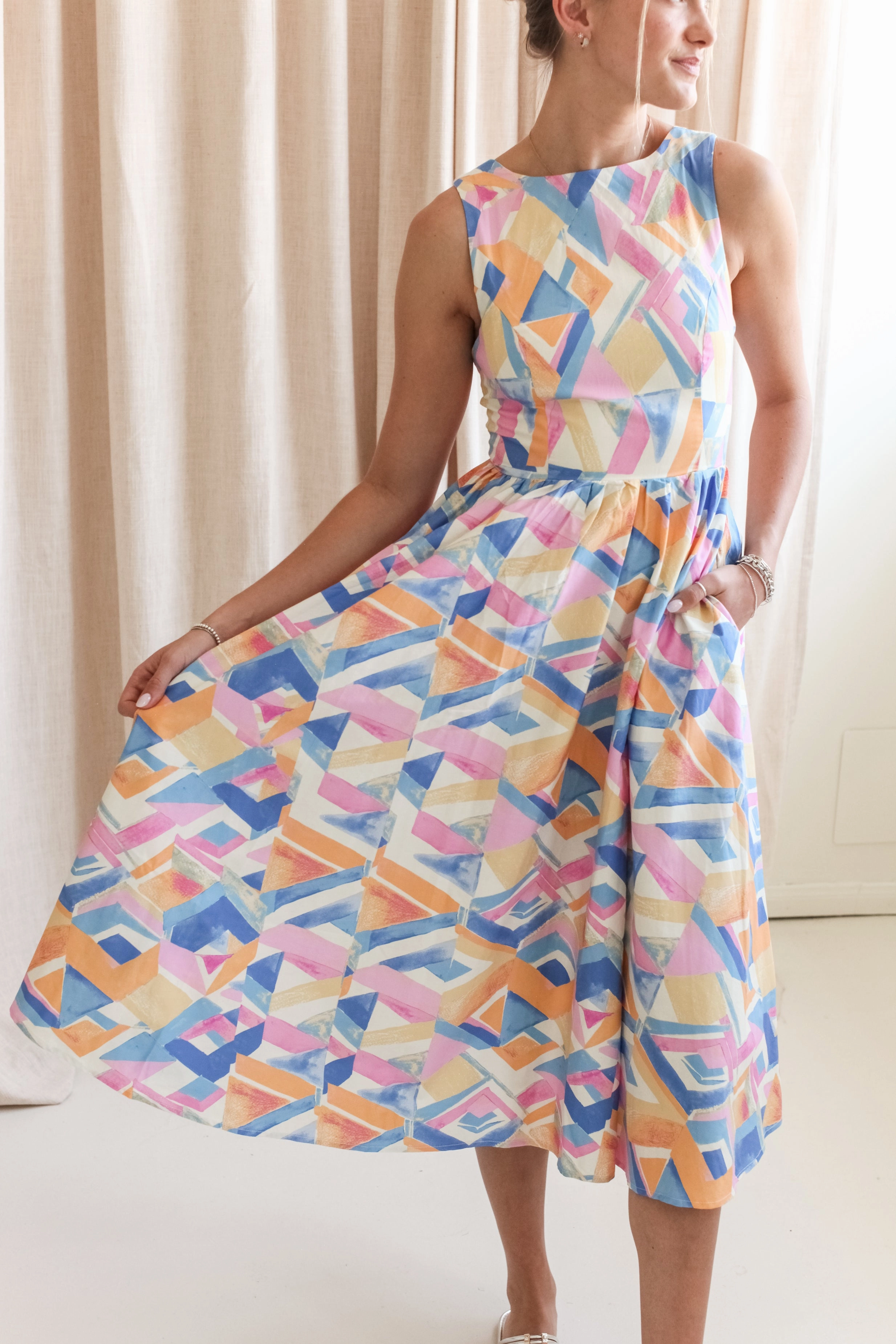 cut out Tactile Feel Alaina Abstract Midi Dress