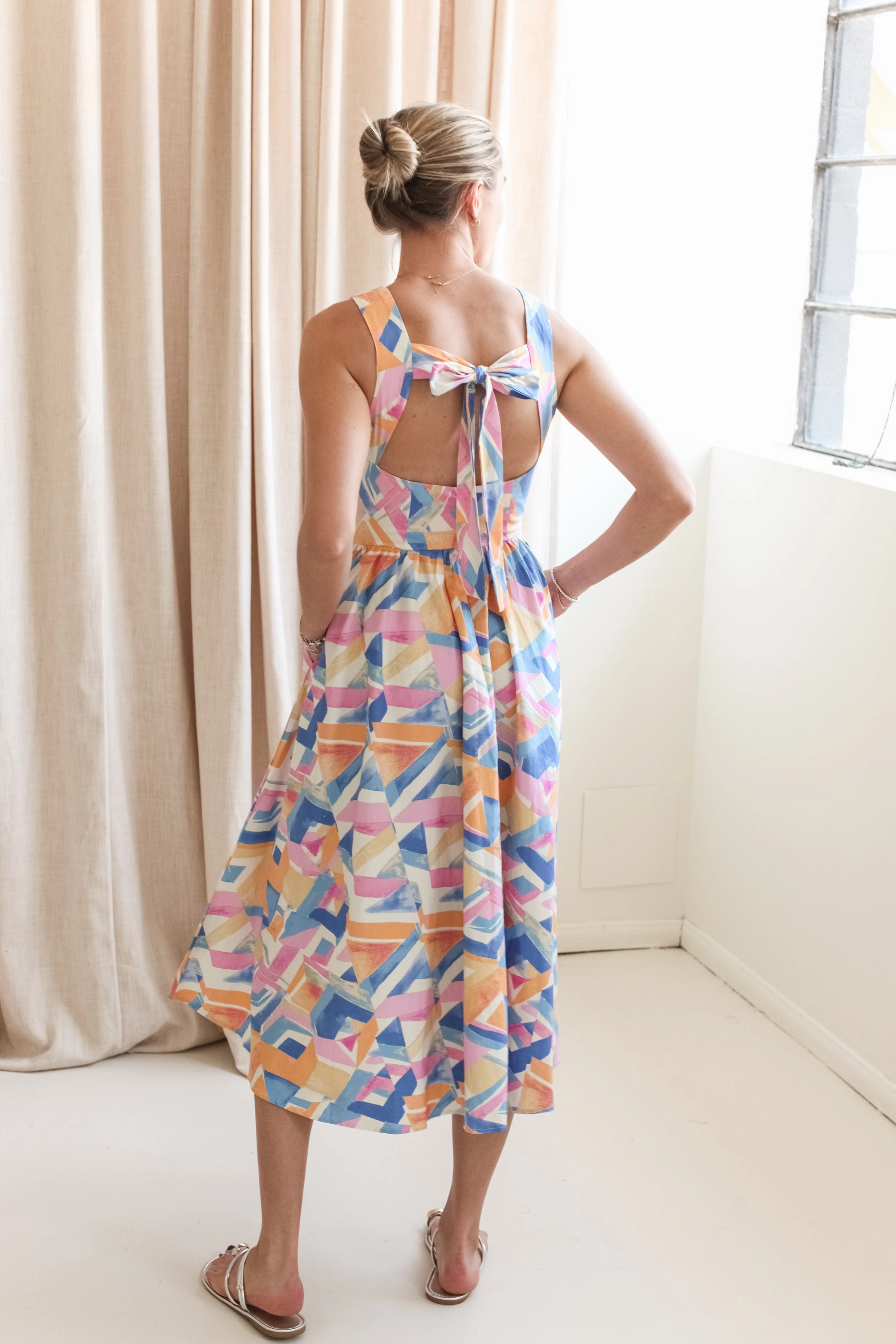 Alaina Abstract Midi Dress Soft Composition