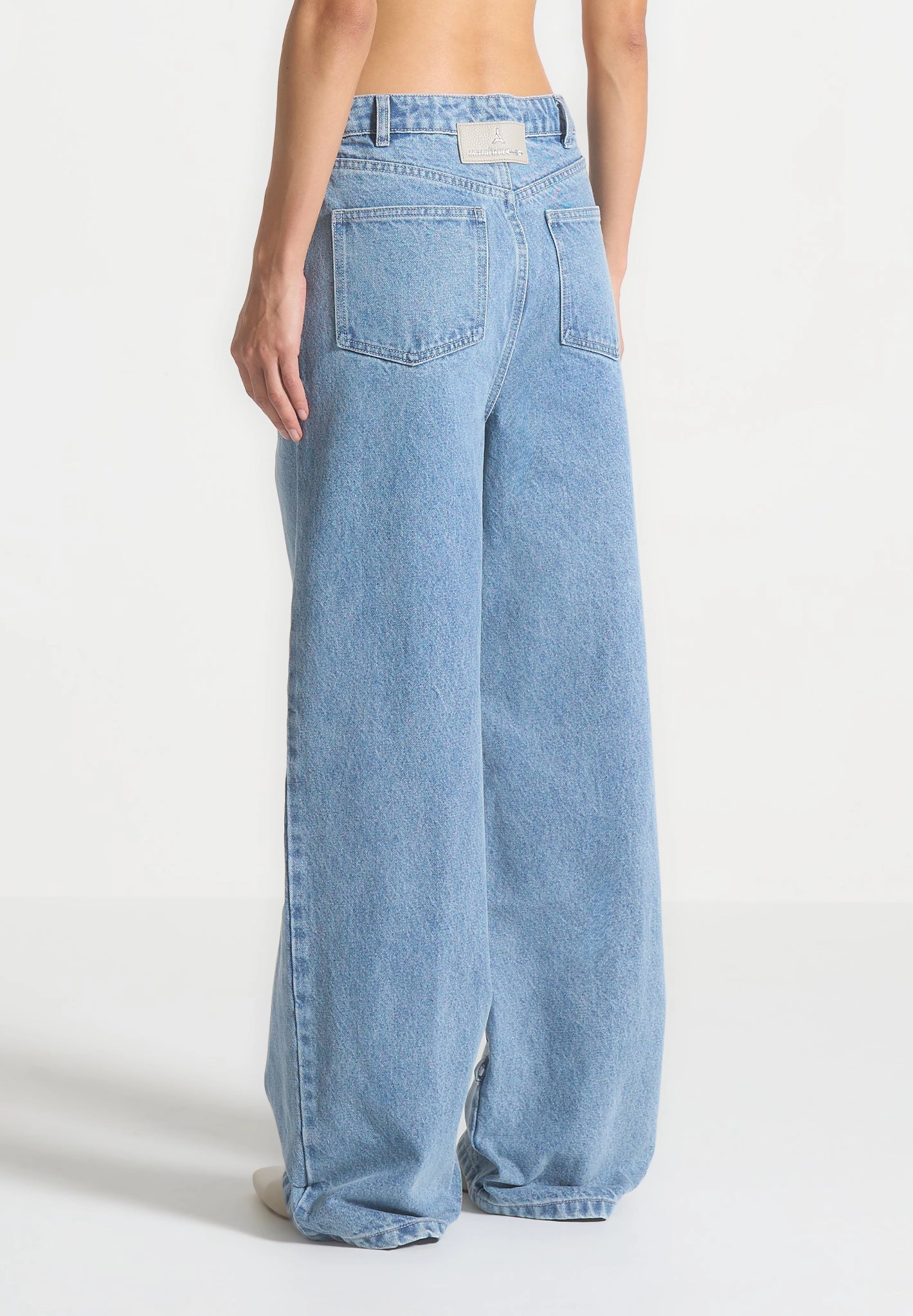 Faye - Wide Mid Rise Jeans with Tie Waist - Mid Blue Loose High Quality Morning Stroll