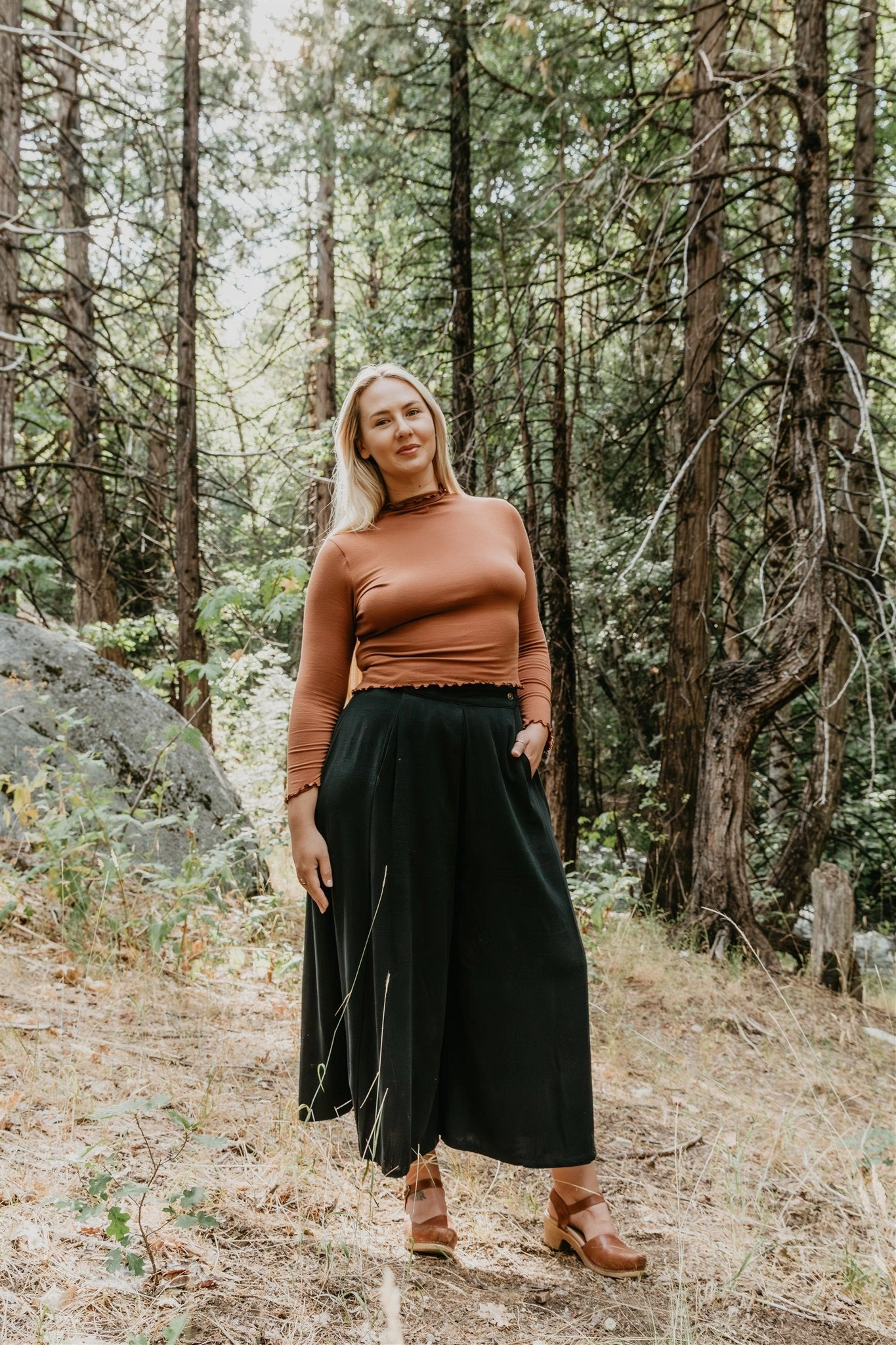 Rue Pants in Black Linen Customizable length