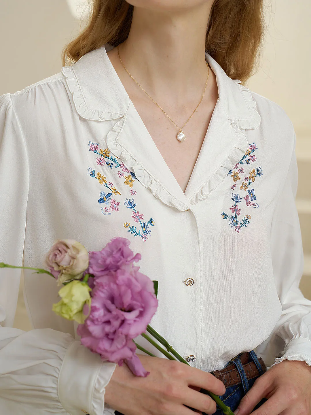 ??Final Sale??Convallaria Floral Embroidered White Puff Top Tension Balanced Design