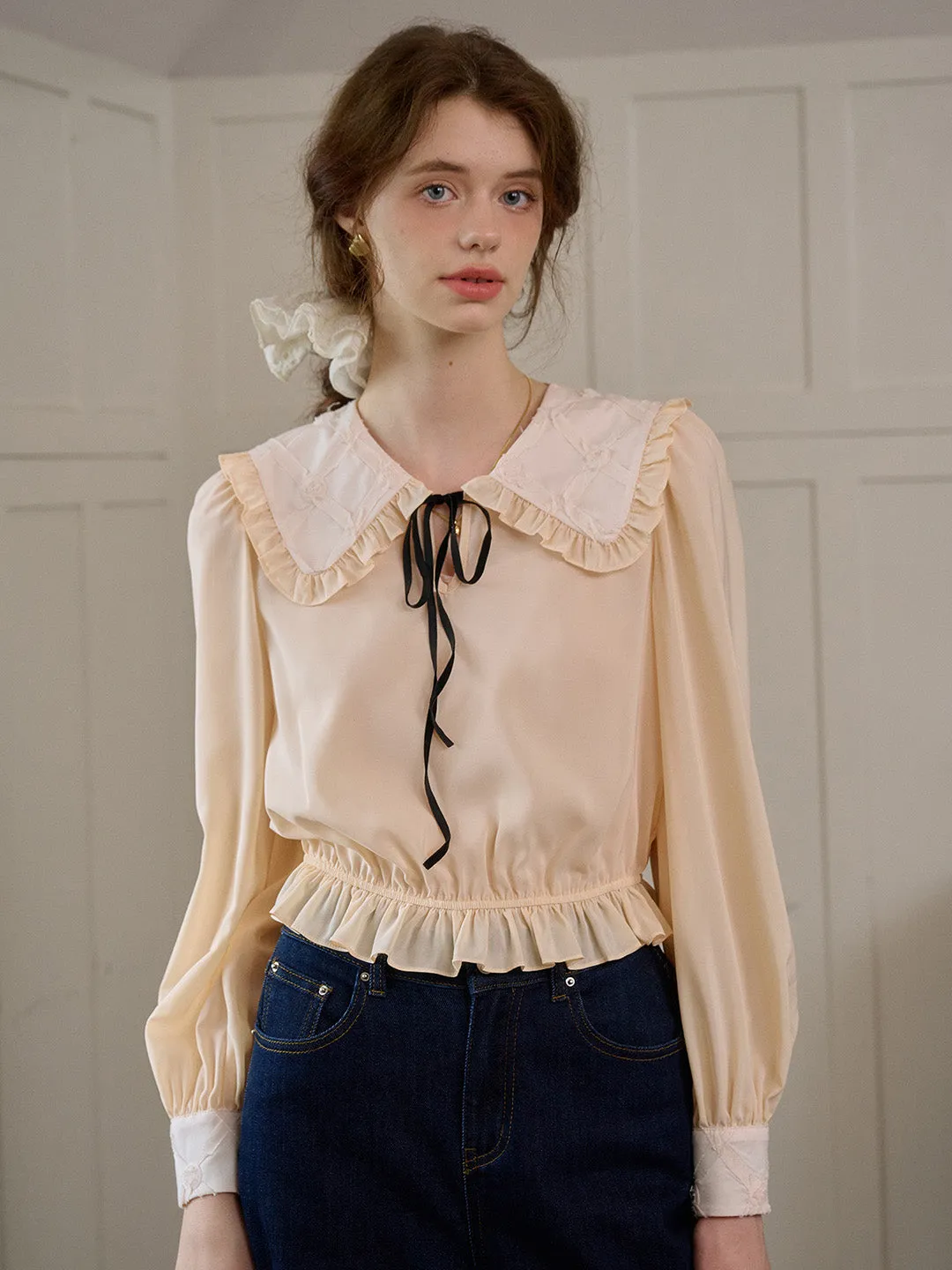 Soft Brushed Finish SweatAbsorbent ??Final Sale??Jolie Doll Collar Contrasting Lace-up Pleated Blouse