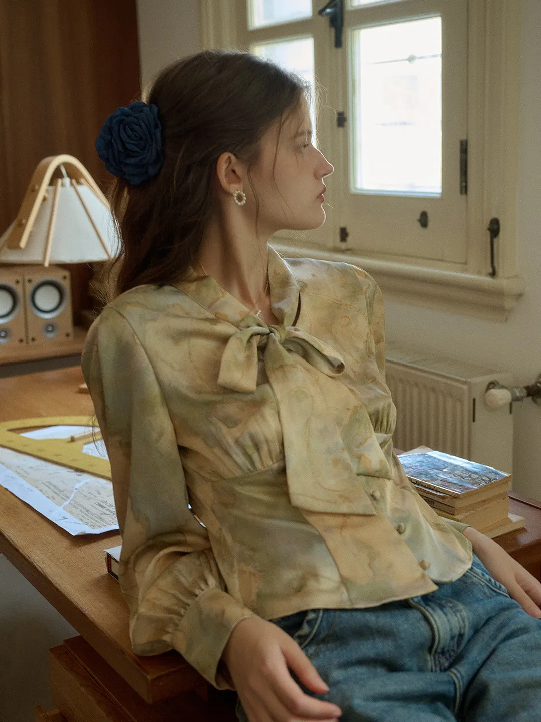 LayeringFriendly Weight ??Final Sale??Melina Retro Oil Painting Print V-Neck Lace-Up Lantern Sleeve Satin Blouse