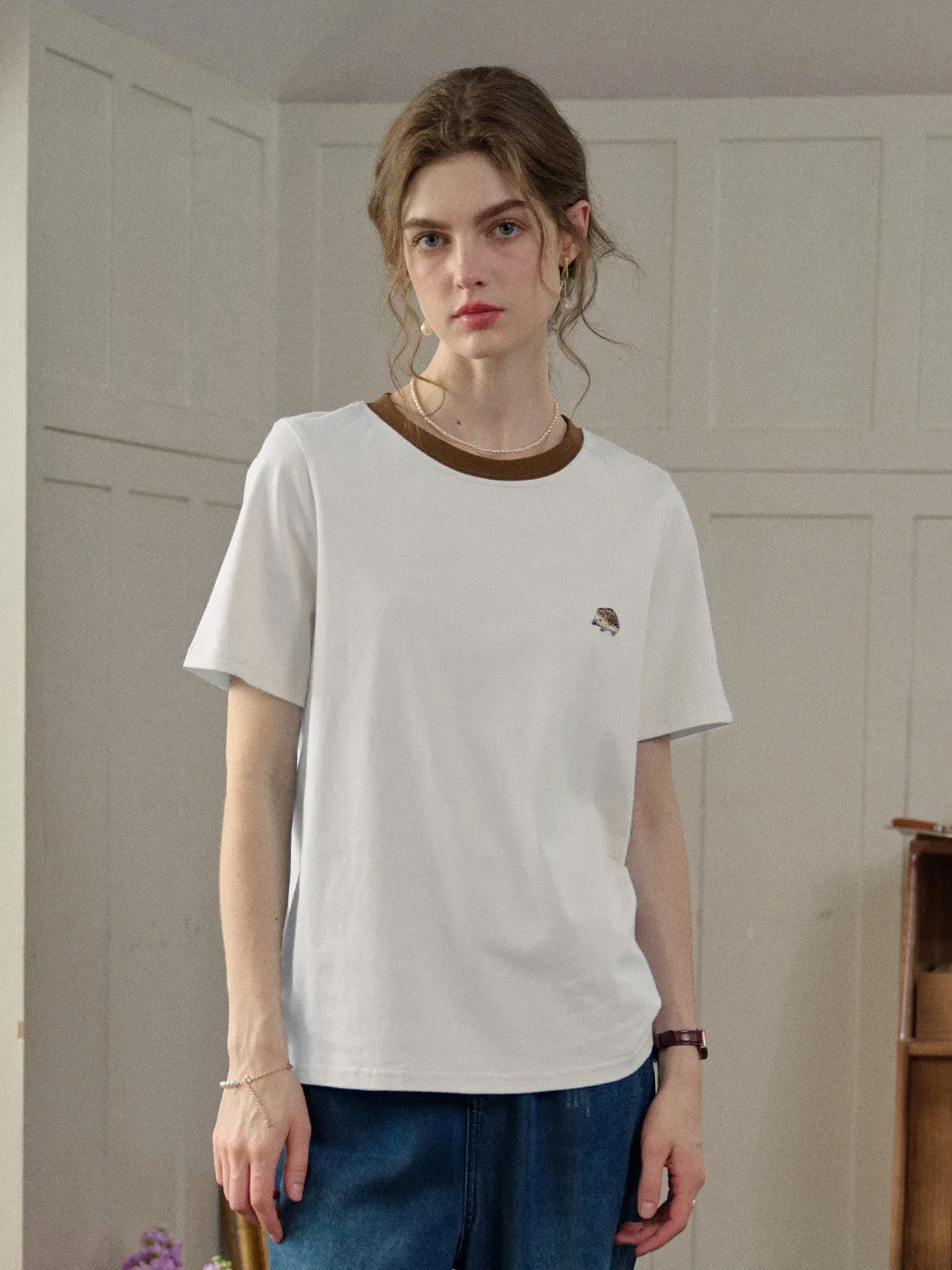 ??Final Sale??Reya Simple Round Neck Contrasting Embroidery Cotton Top - White Ventilated Panels Flattering Drape