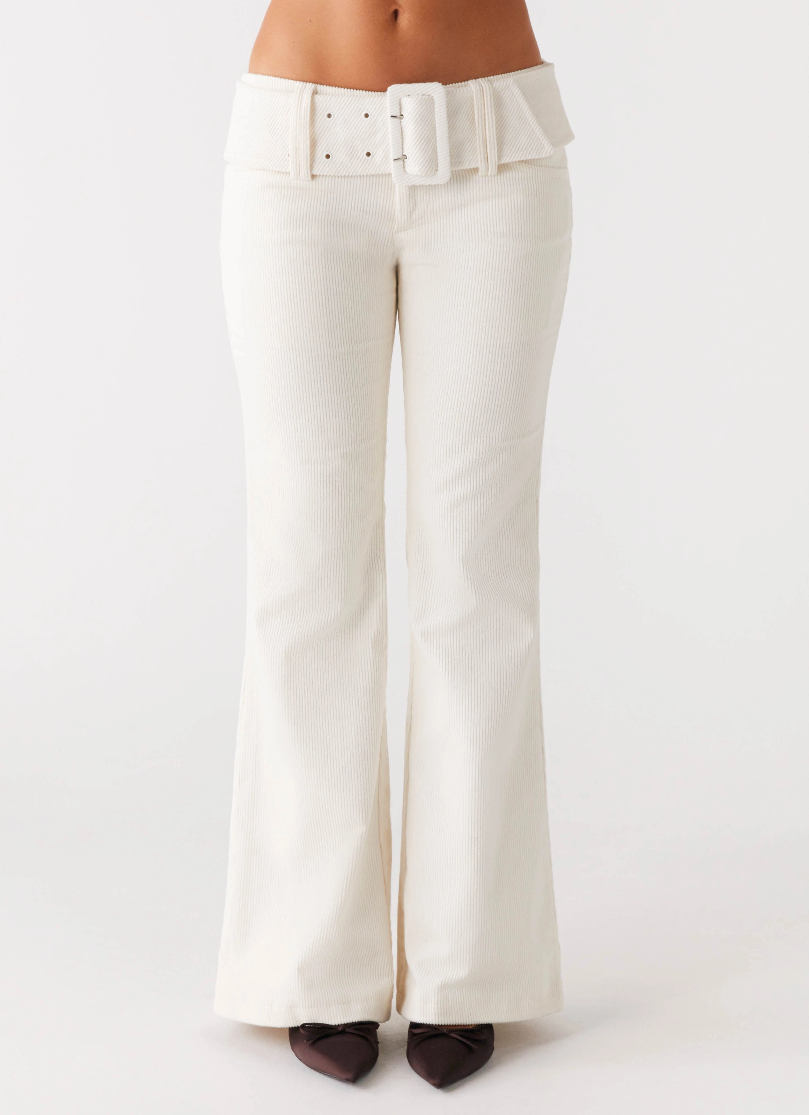 Zadie Low Rise Cord Jeans - Pearl Casual Morning Stroll