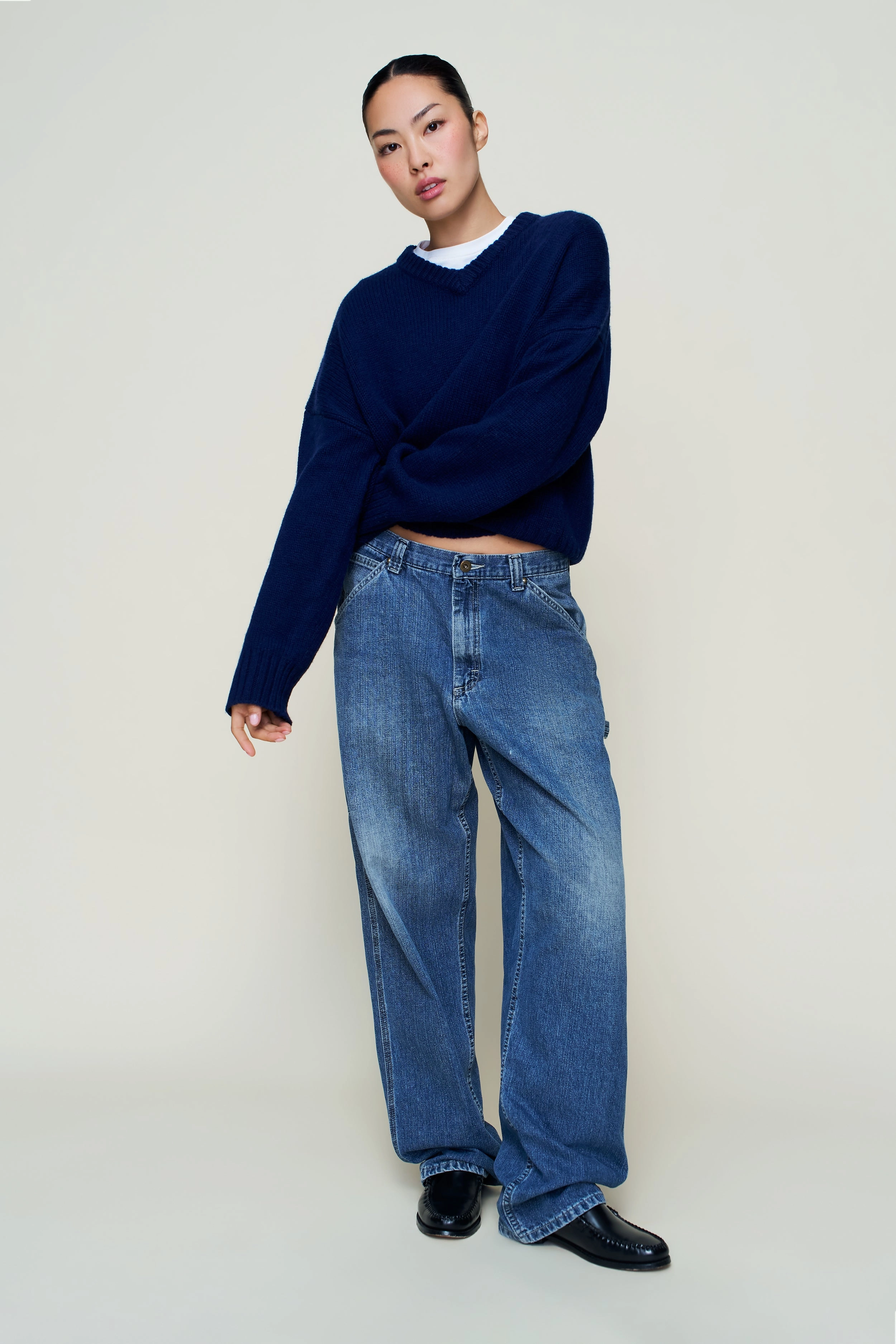 Drop Shoulder Simple Warmth Joni Cashmere V-Neck Jumper
