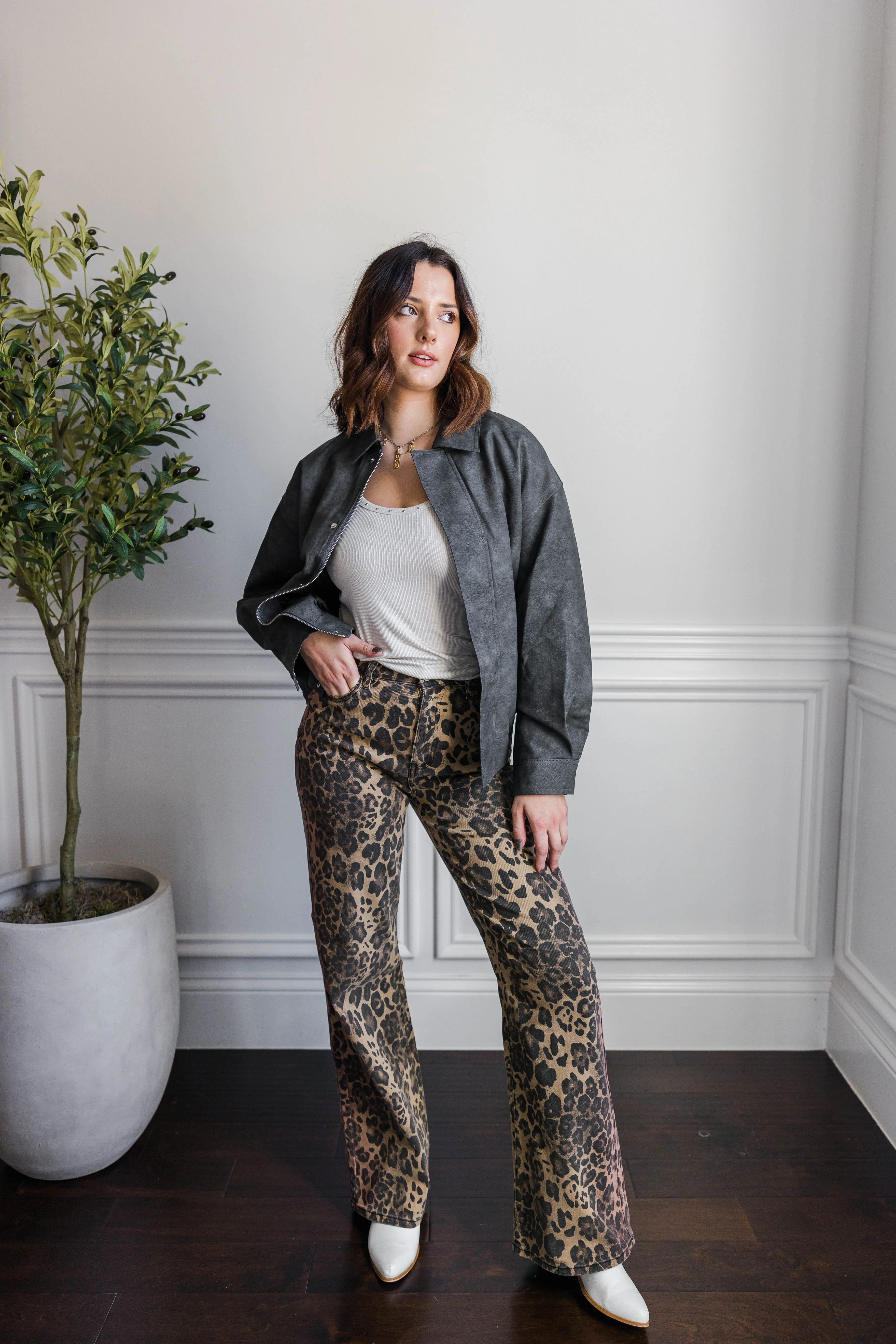 Vibrant Leopard Wide Leg Jeans Comfy Fit