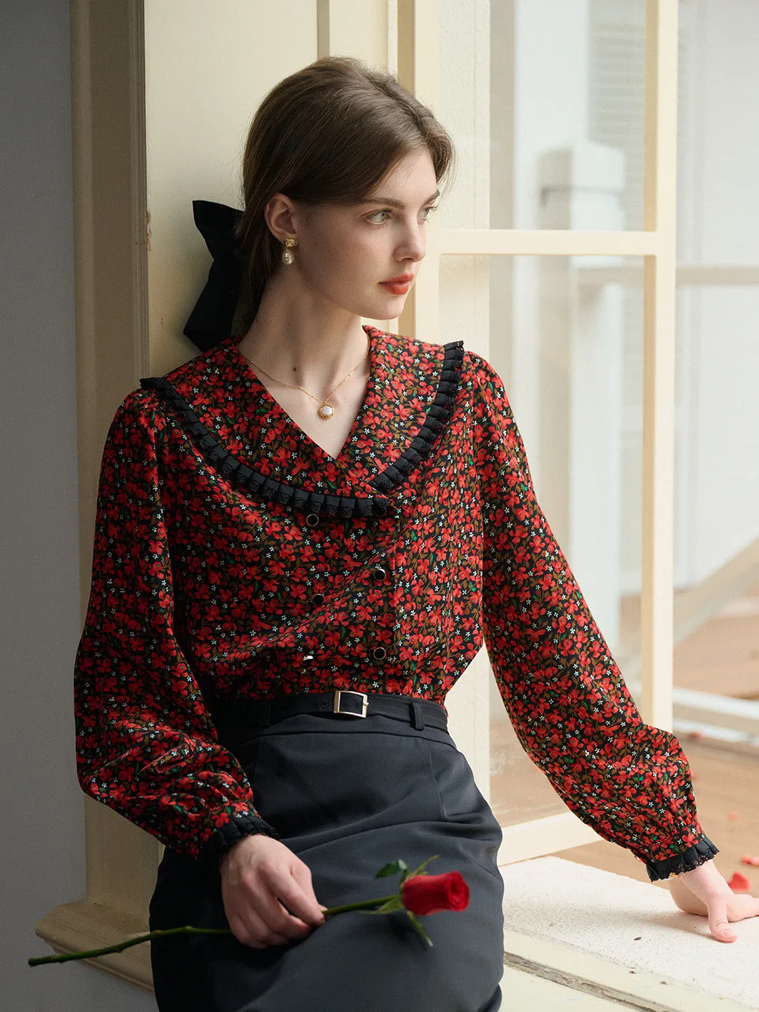 Hypoallergenic Inner Layer Odor Control Technology ??Final Sale??Indy Notched Lapel Contrasting Floral Blouse
