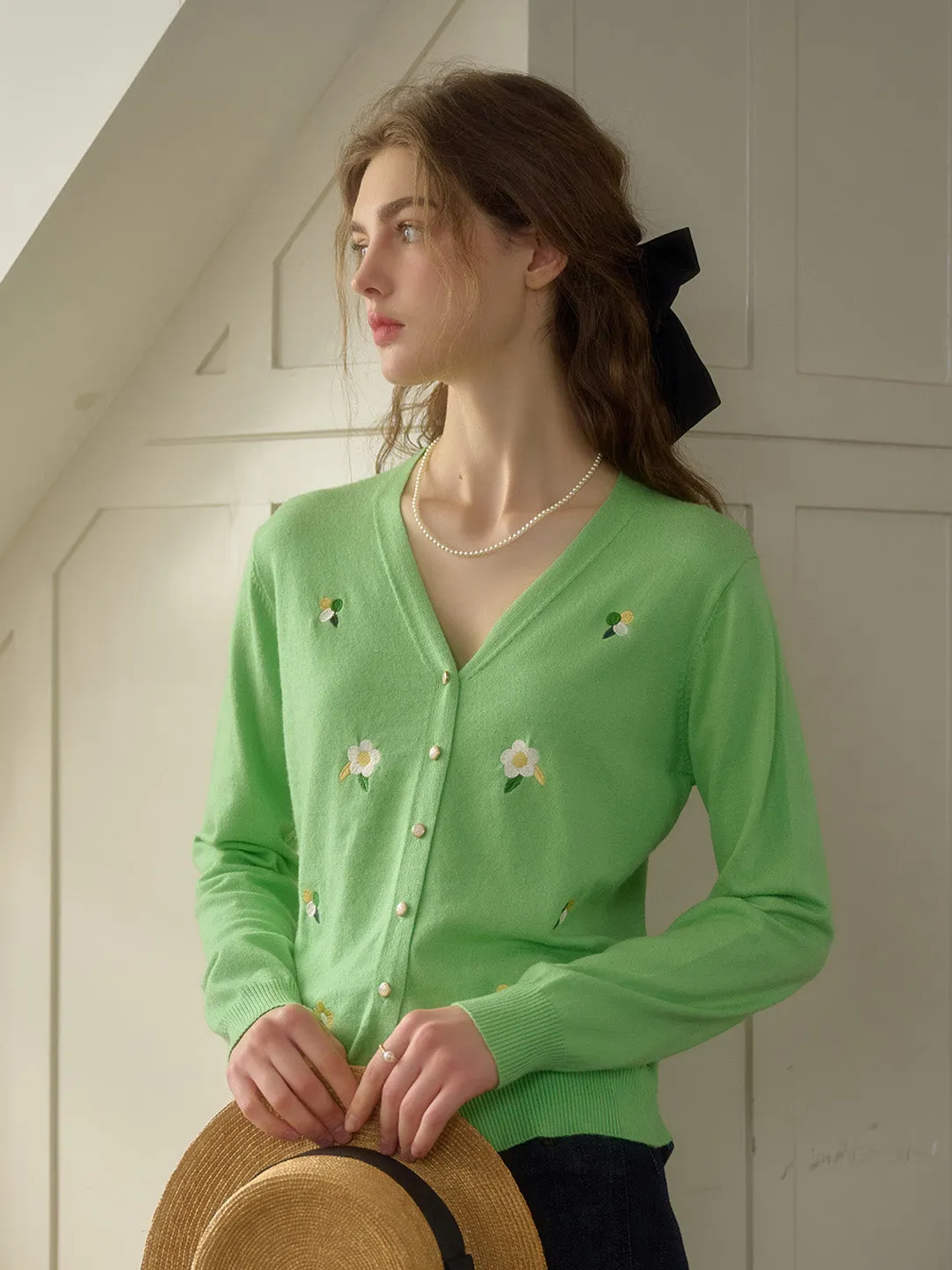 sporty wear ??Final Sale??Carlo V-Neck Embroidery Cardigan