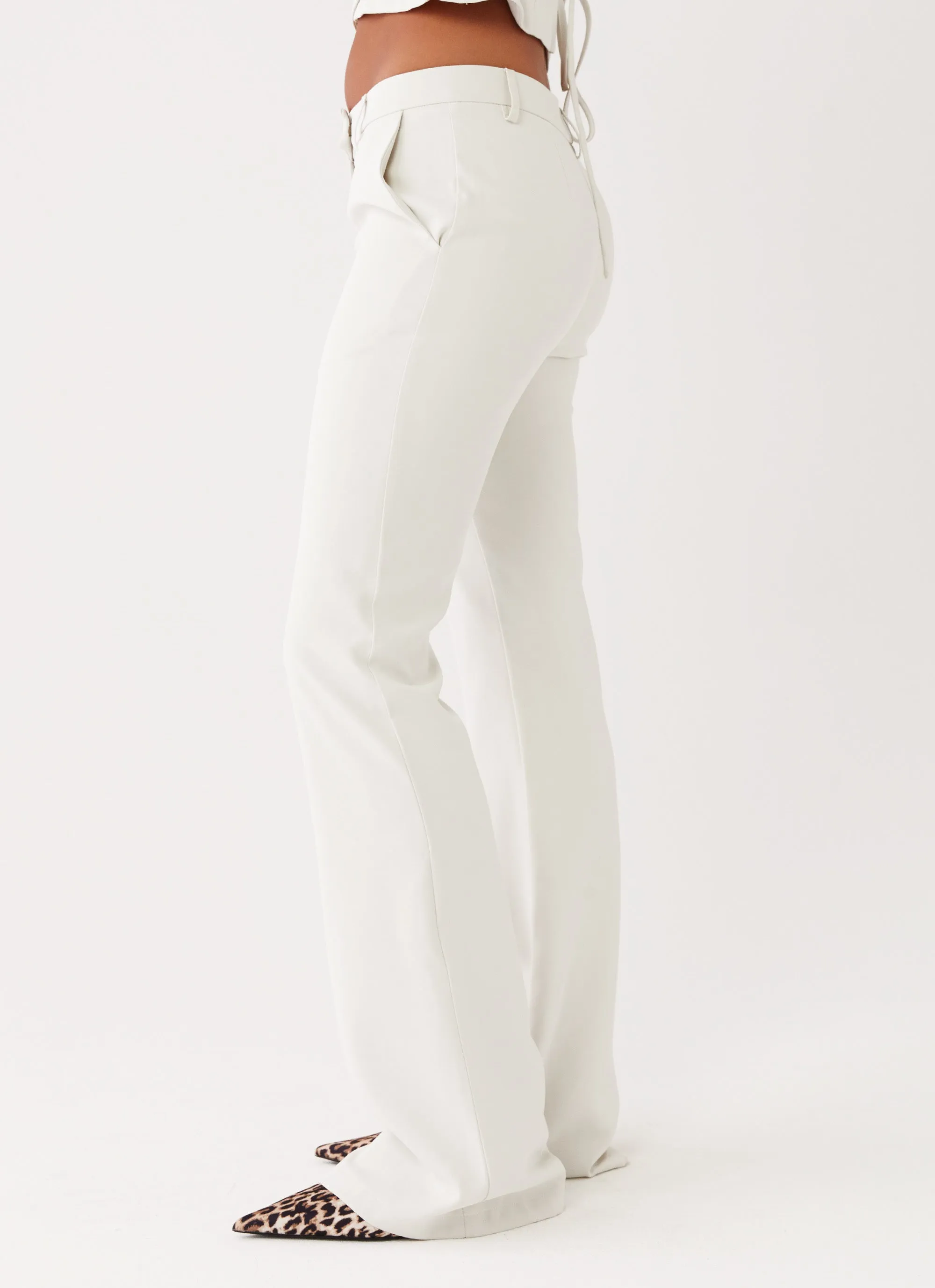 Cyra Low Rise Slim Fit Pants - Ivory Breathable Waistband No Ride Up
