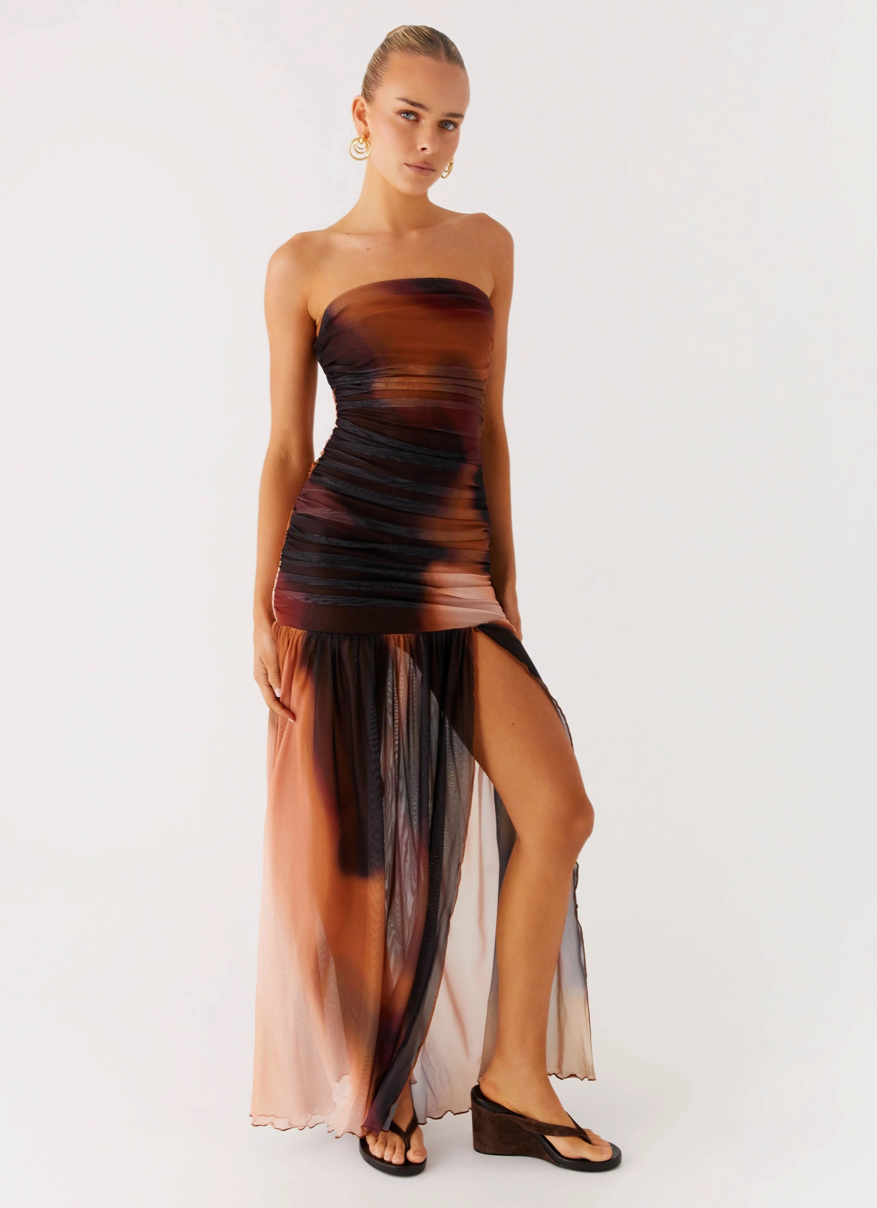 Flowy summer gown Savaya Maxi Dress - Black Gradient