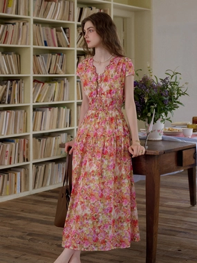 AdaptiveFitFabric AntiSnag Fabric FluidDraping Silhouette Adalyn Wavy Neck Floral 100% Cotton Dress