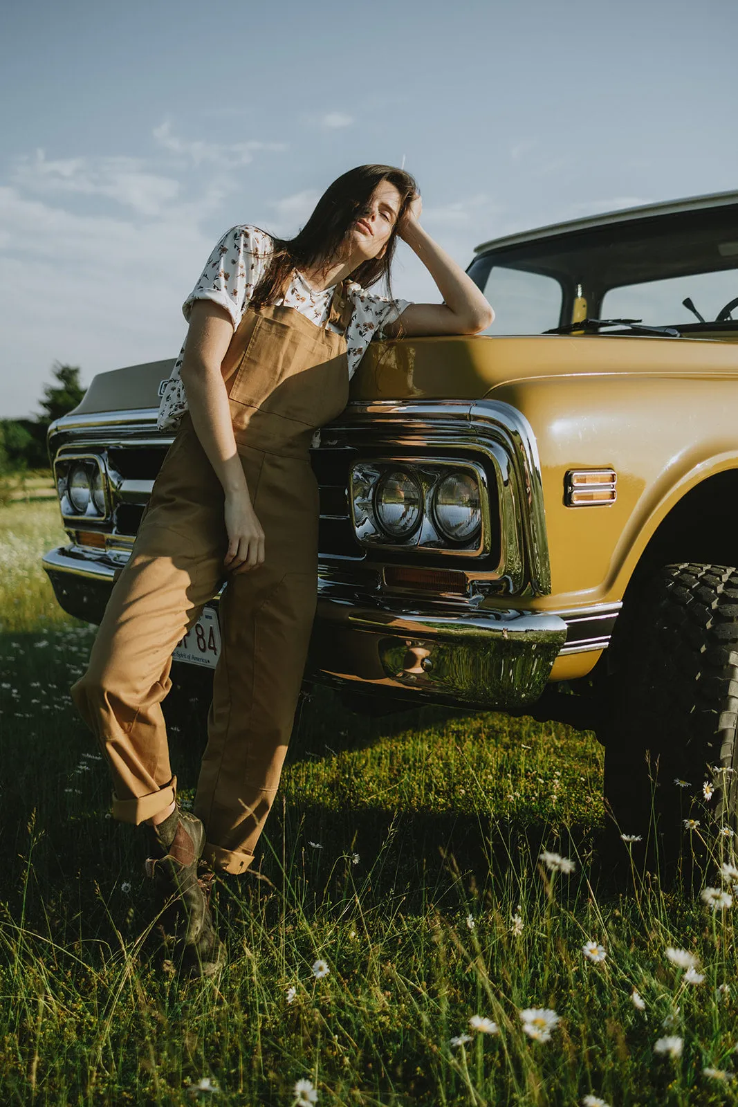 Forest White Floral Ribbed Top