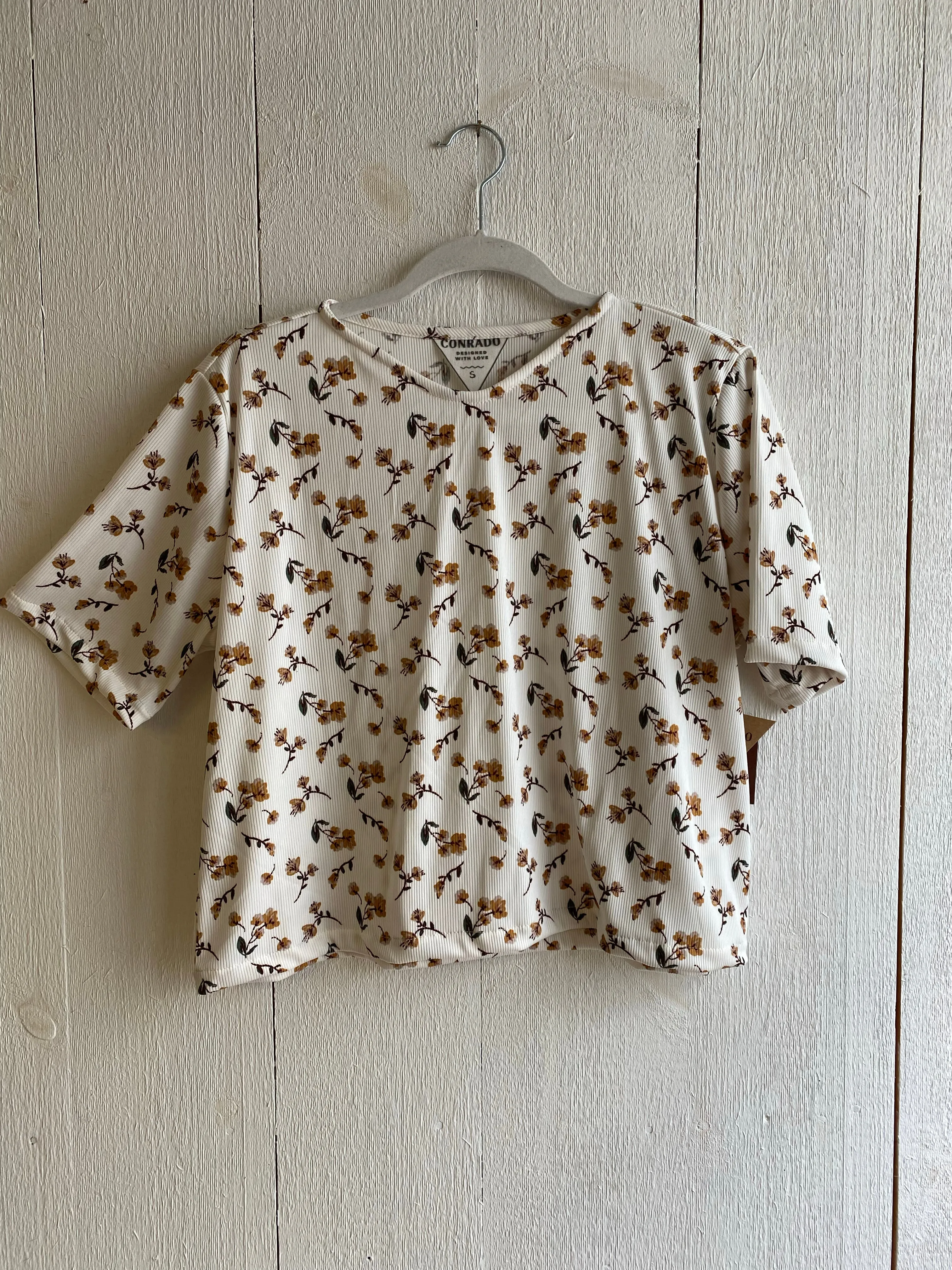 Forest White Floral Ribbed Top