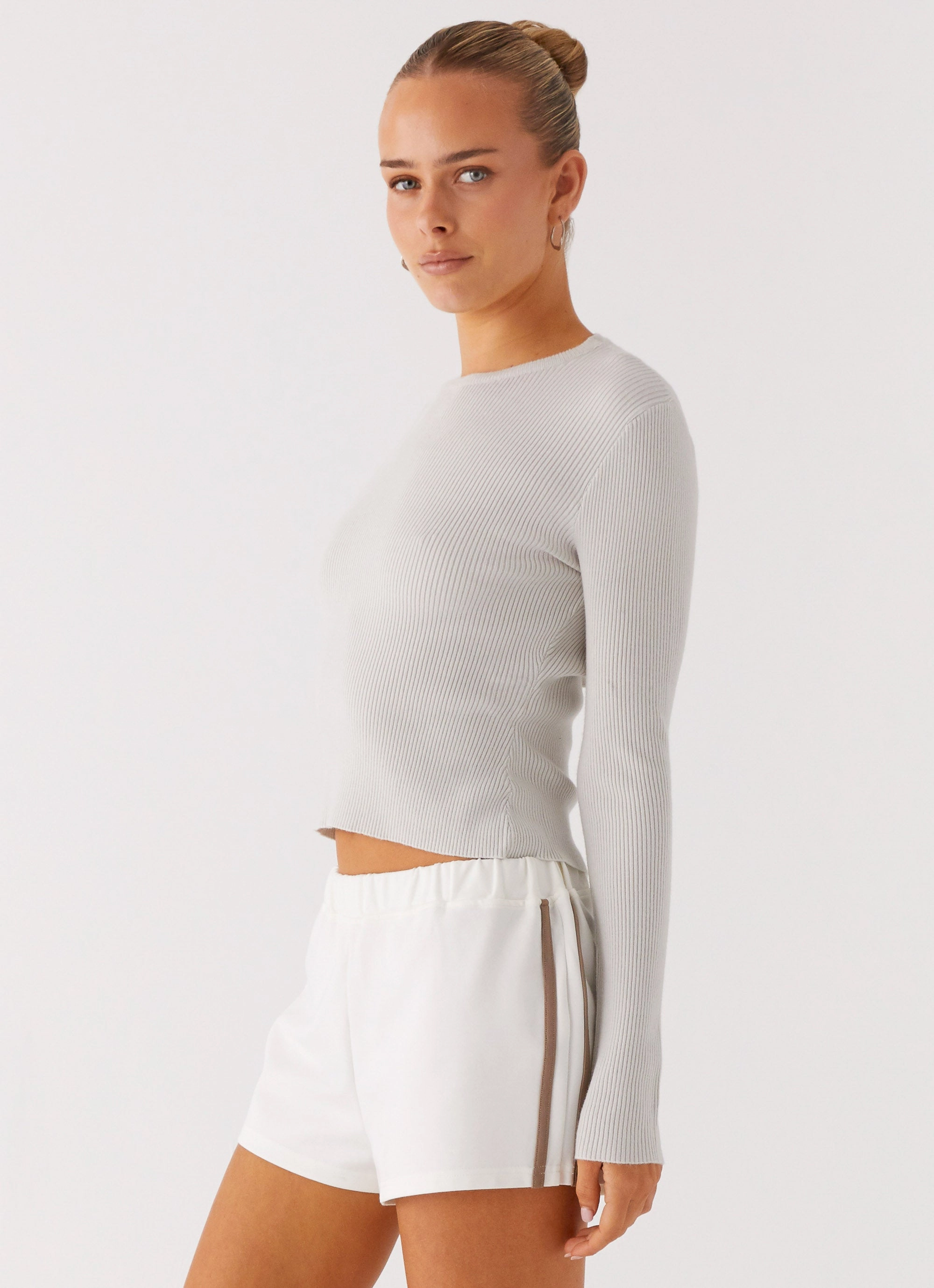 WrinkleResistant Cloth Smooth Stitching Carissa Open Back Top - Grey