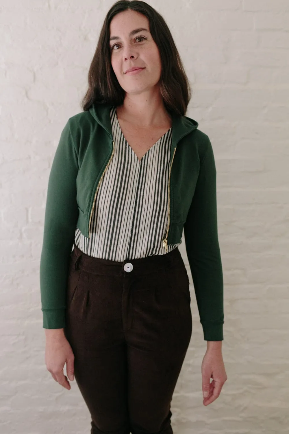 FadeResistantTechnology Durable Interlock Stitch Cropped Hoodie In Emerald Green