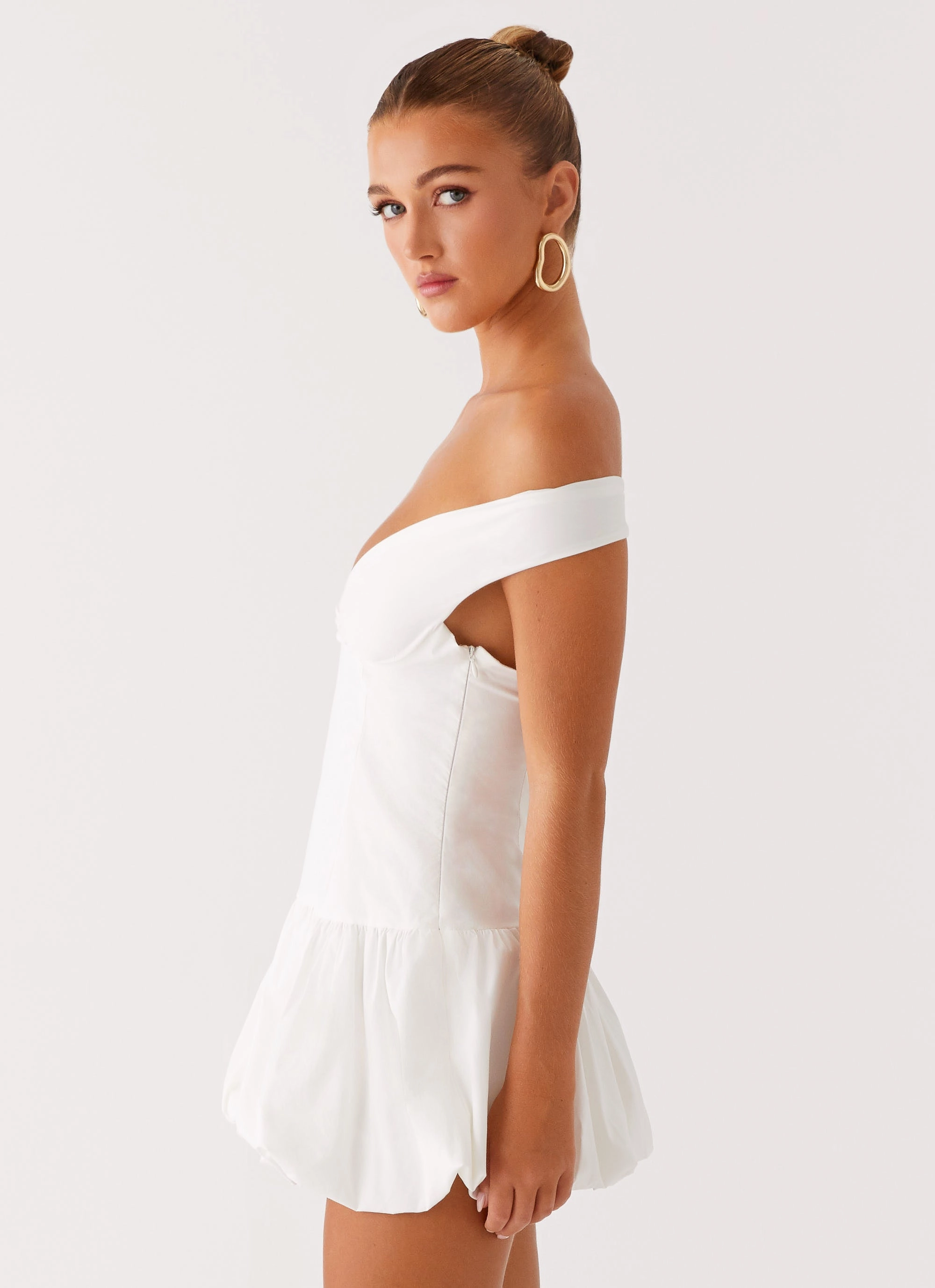 Outfit Mix birthday party Endless Romance Off Shoulder Mini Dress - White