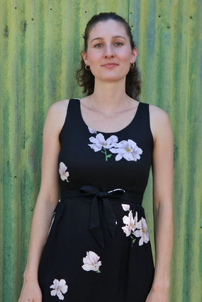 Simple Elegance Hannah Dress in Black Magnolia