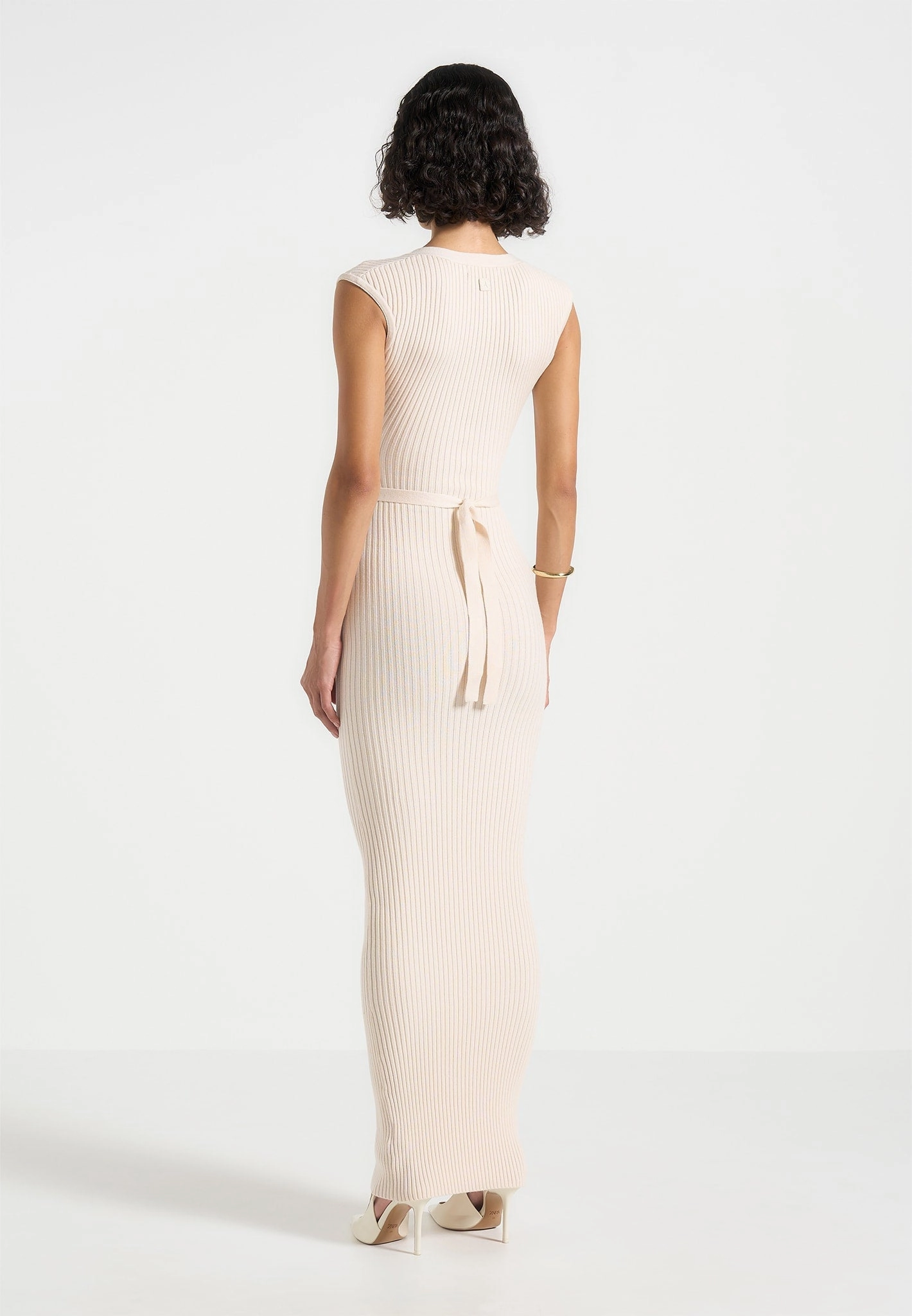 Professional Comfort Fresh Energy Helene - Knitted Midaxi Dress with Belt - Beige