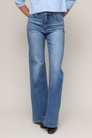 High Rise 90s Vintage Flare Form Fit Comfort All Day Comfort Fit
