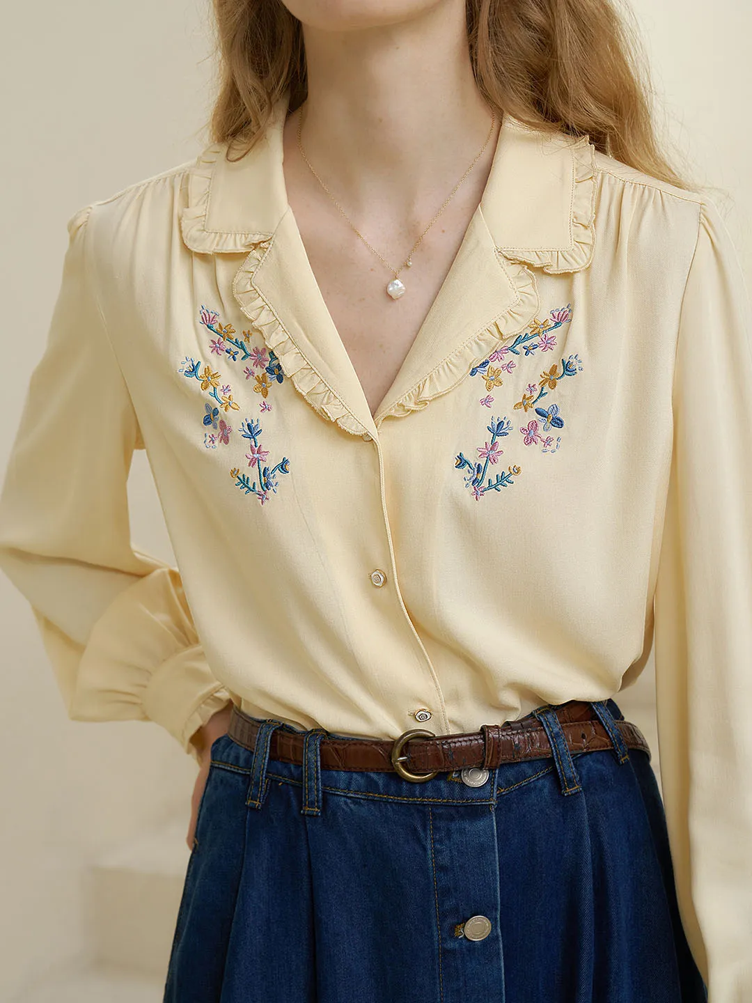 ??Final Sale??Convallaria Floral Embroidered Light Yellow Puff Top Stretchable Knit