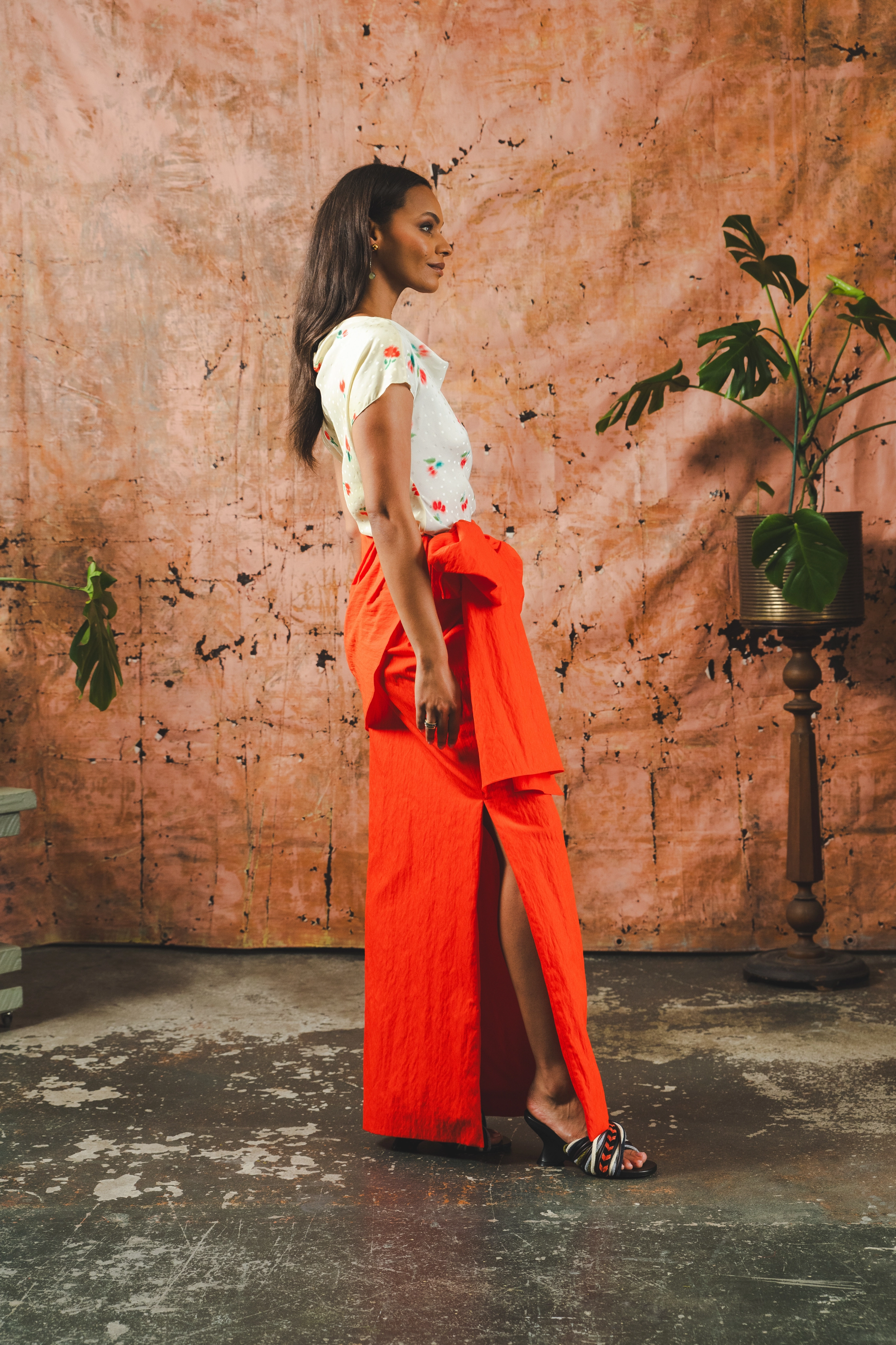 Velvet Finish Seamless Design Hustle & Bustle Skirt