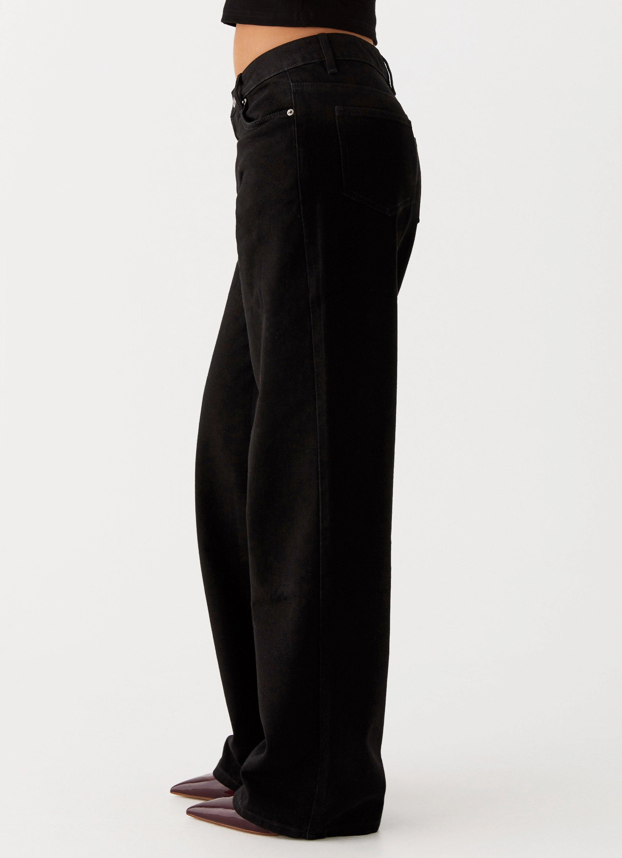 Keanna Low Rise Denim Jeans - Black Minimalist Style Holiday Vibes Weekend Warrior Winter Warmth Sustainable