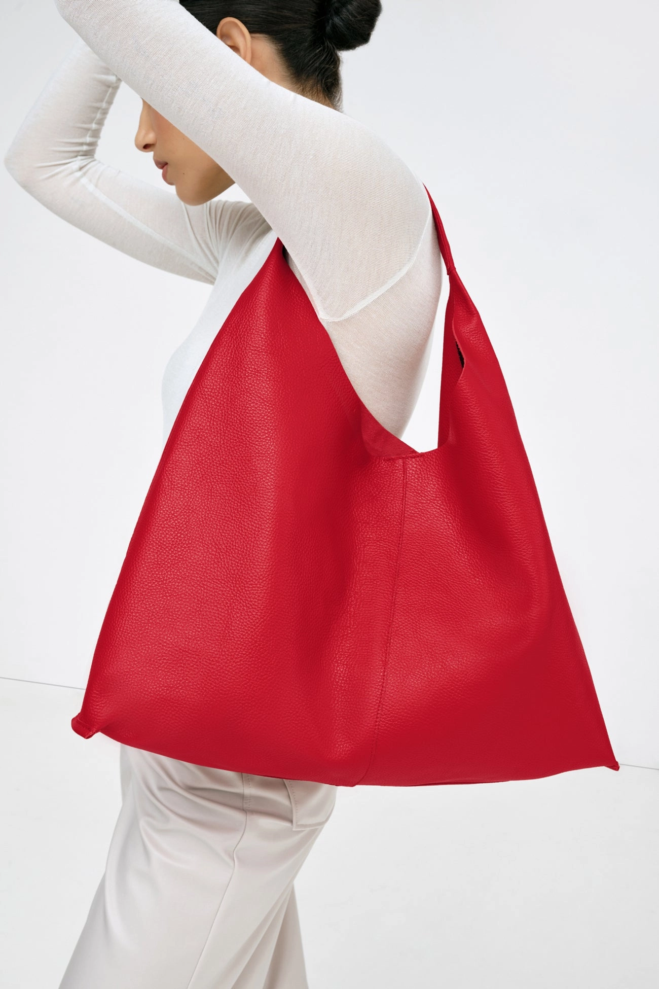 Non Restrictive Fit Kelly Tote