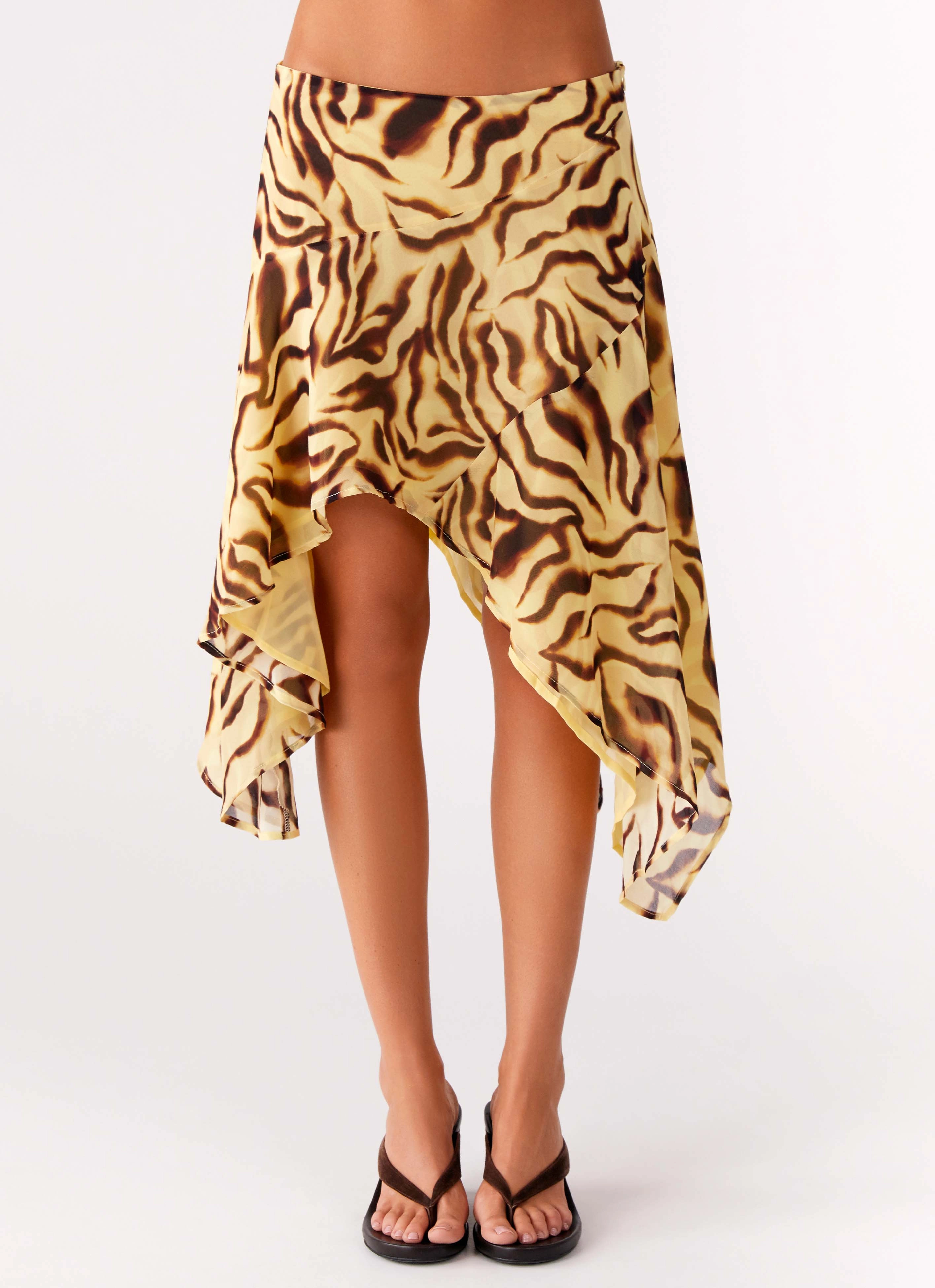 SustainableManufacturing Comfortable fit Kia Low Rise Asymmetrical Midi Skirt - Laguna Print