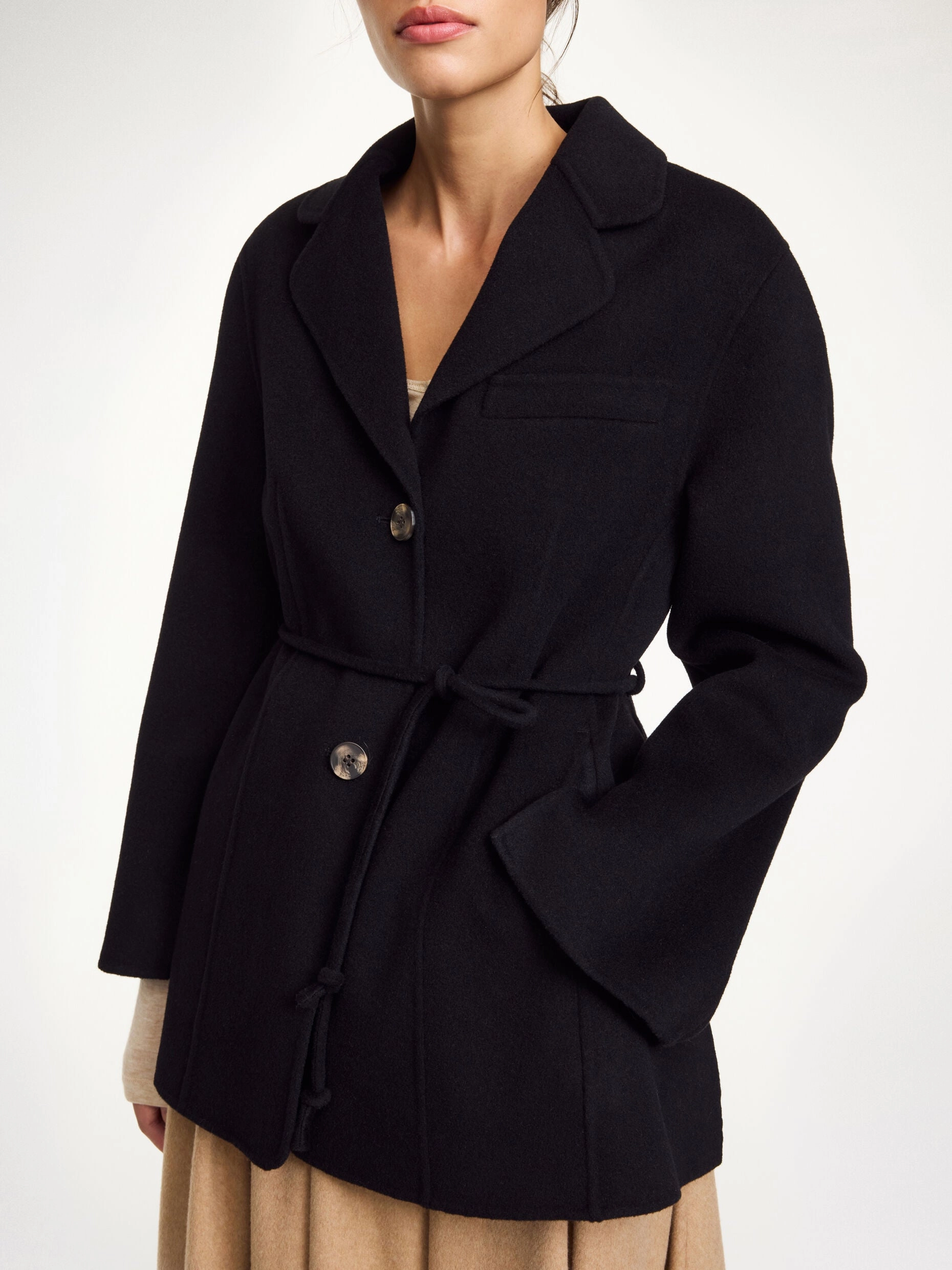 Hellen Blazer in Black Magnetism Morning Layer