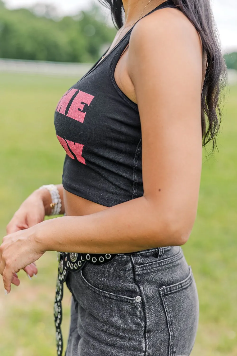 ErgonomicShape Cozy Sweatshirt Kiss Me Cowboy Tank- Black