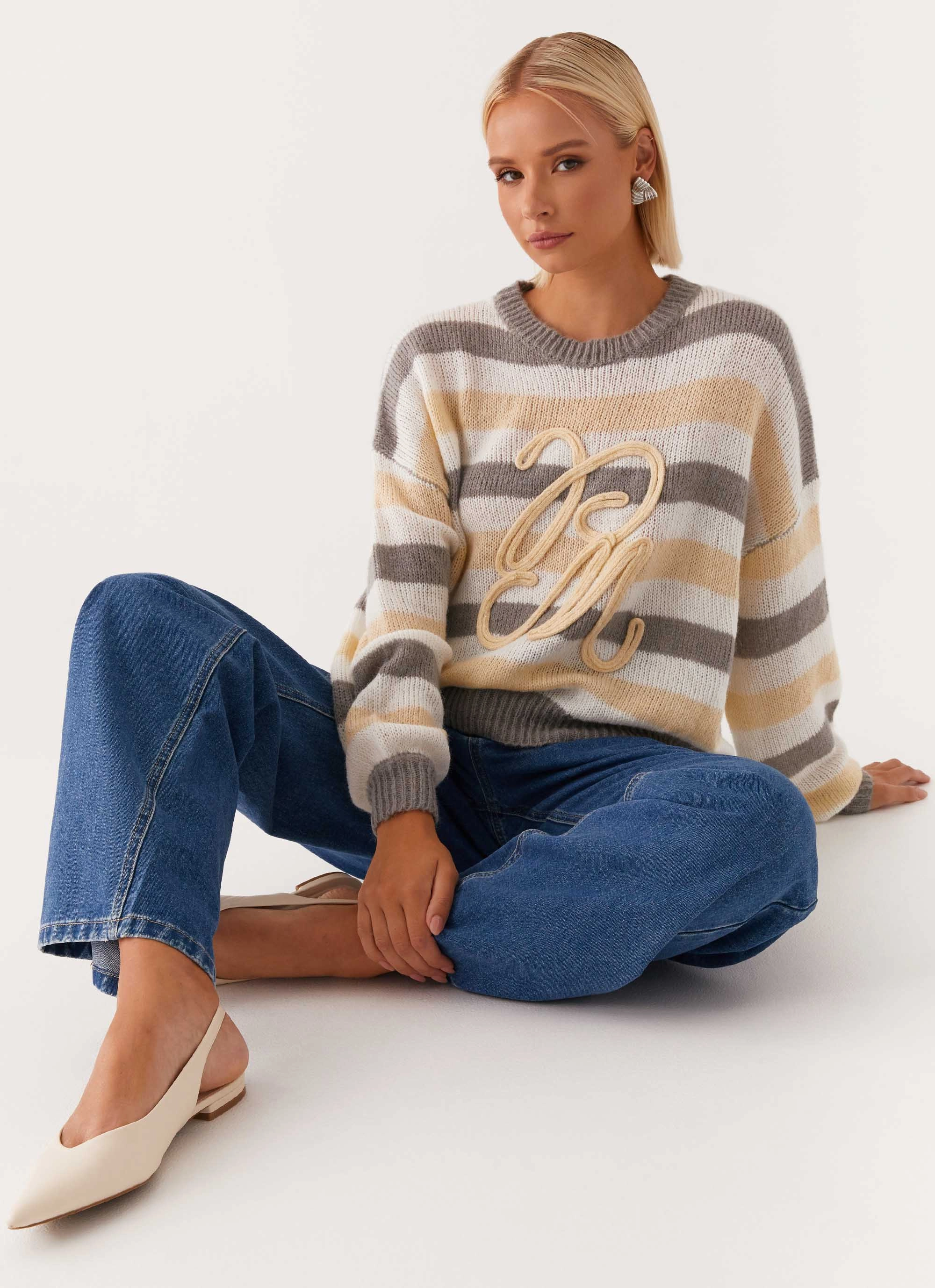 Tear Resistant Weave Eco Friendly Padding Main Character Oversized Knit Sweater - Stripe