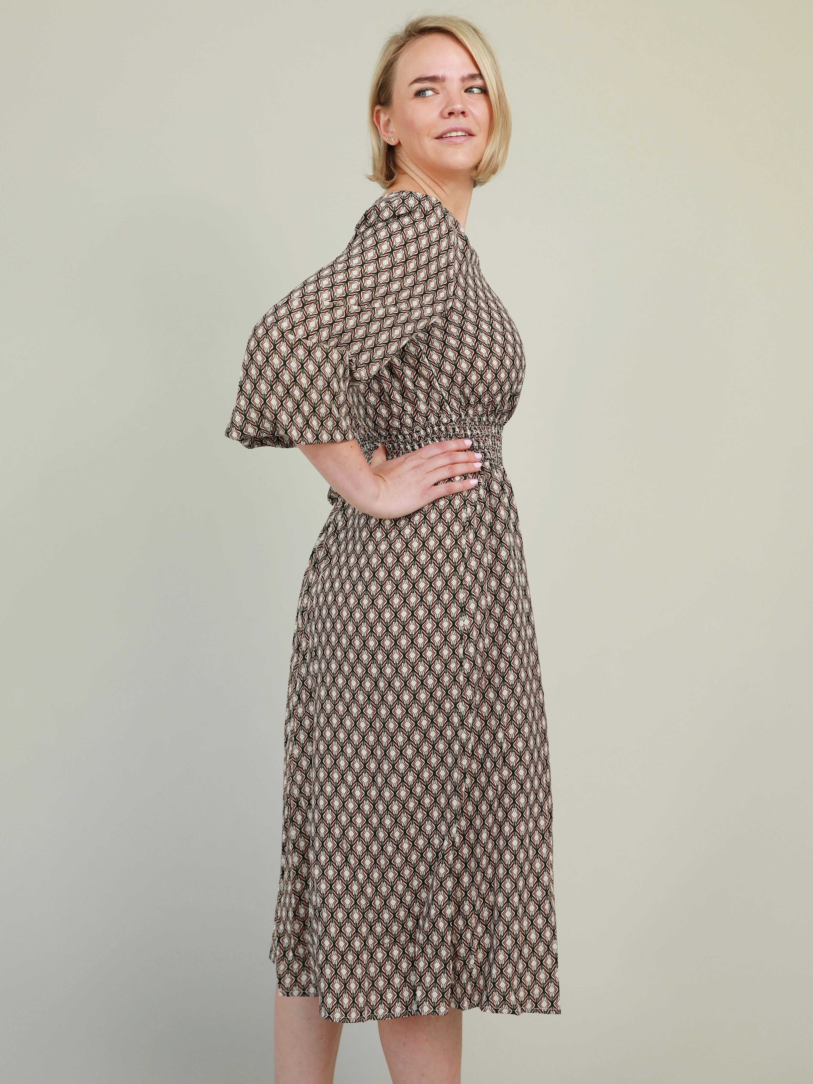 Soft Detail Open Back Late Night Midi