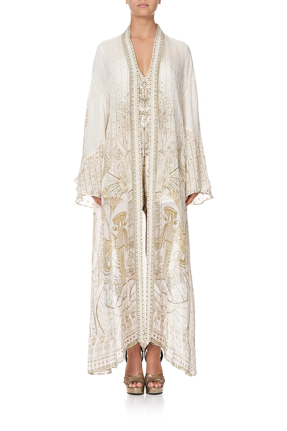 LAYERING ROBE WITH CONTRAST SLEEVE THE QUEENS CHAMBER