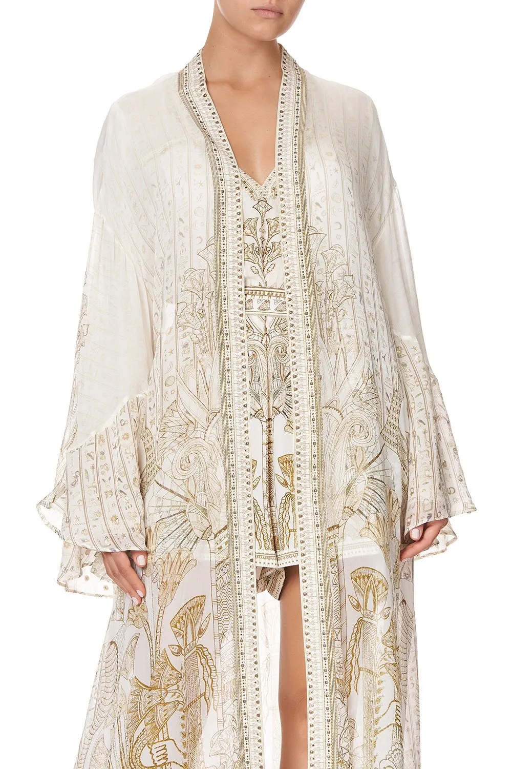 LAYERING ROBE WITH CONTRAST SLEEVE THE QUEENS CHAMBER