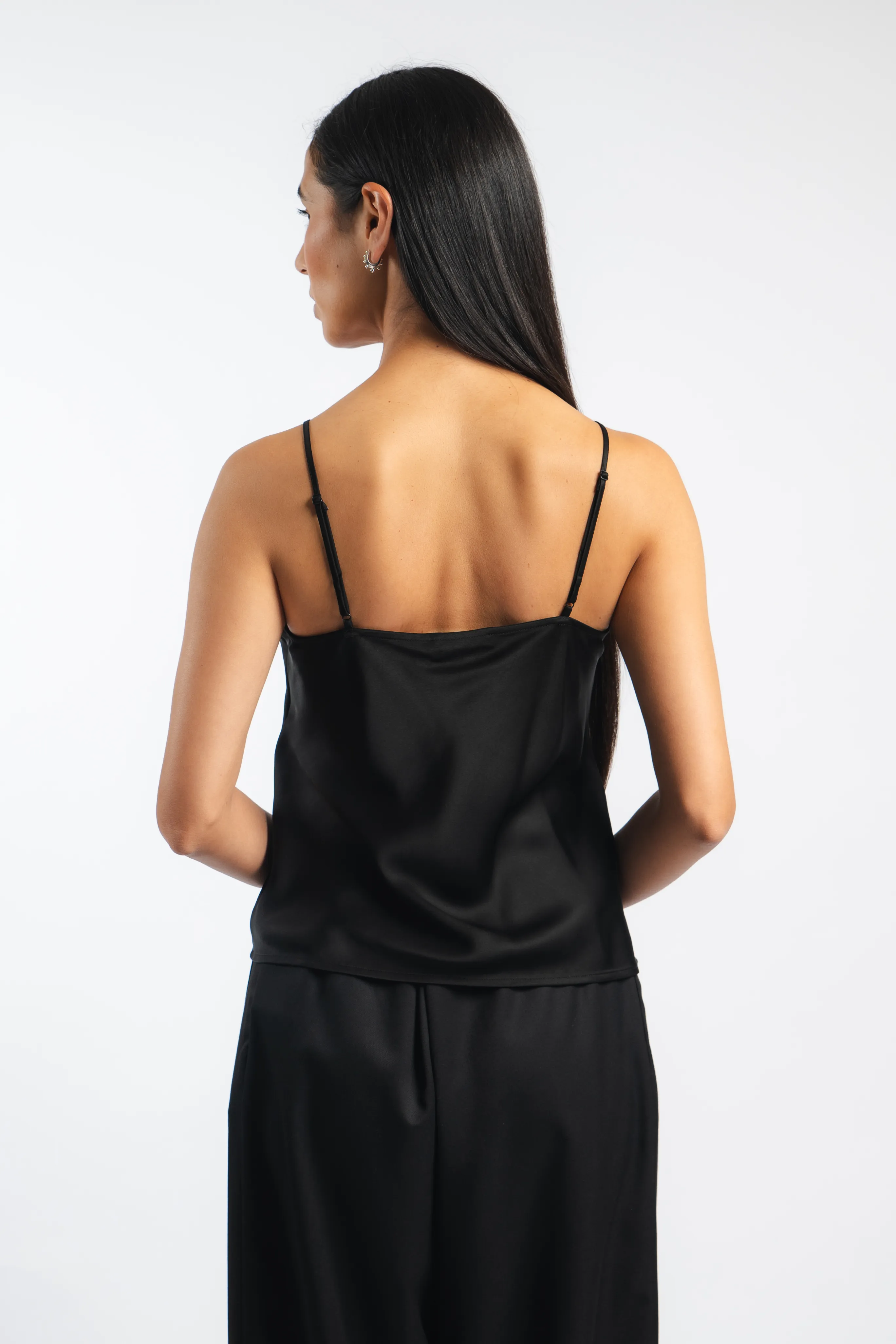 Antimicrobial Treatment Timeless Cut Leeba Top