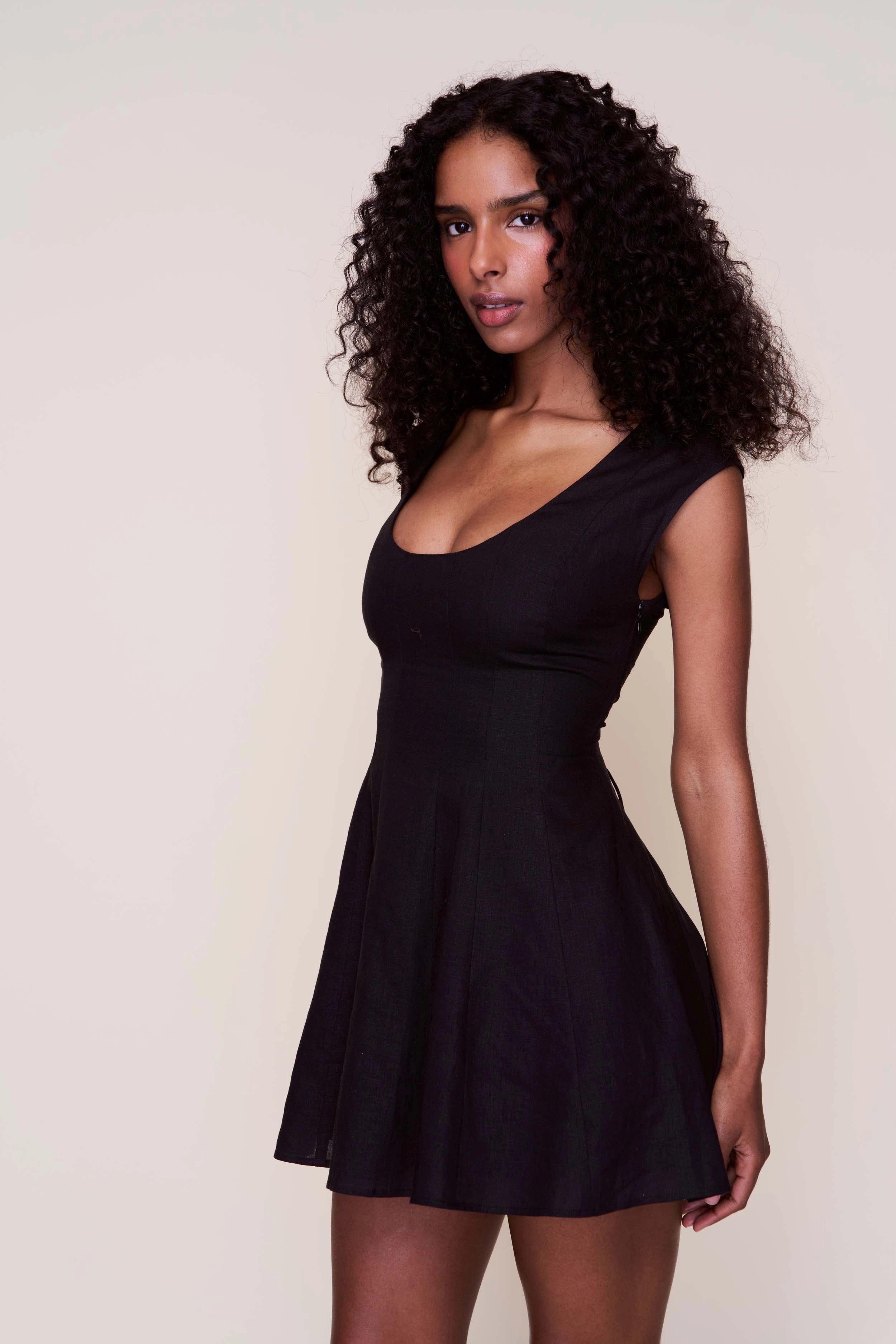 Leila Mini Dress Pose Sweet Classic Mood