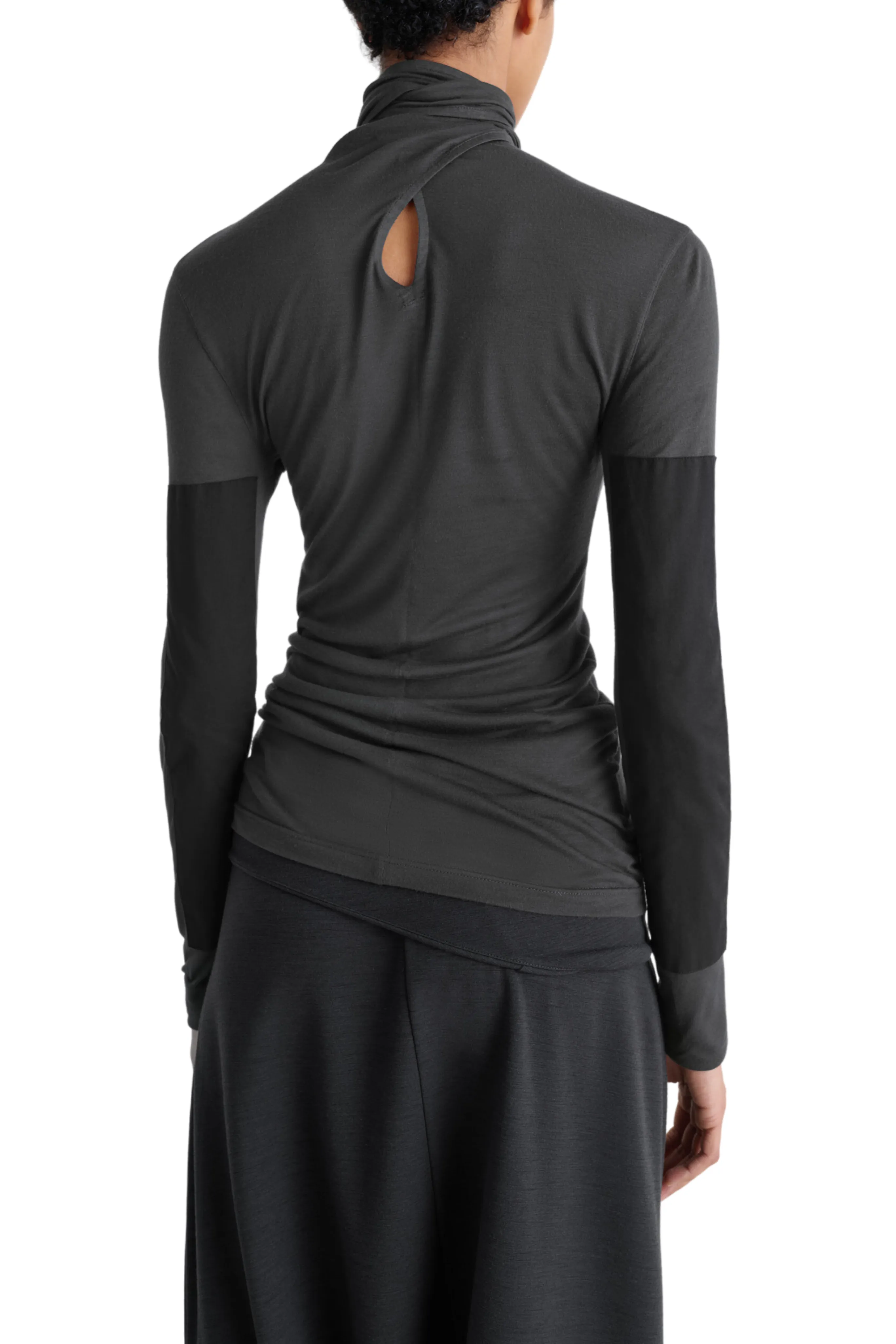 Hypoallergenic fabric EcoCertified Material Foulard Top in Coal