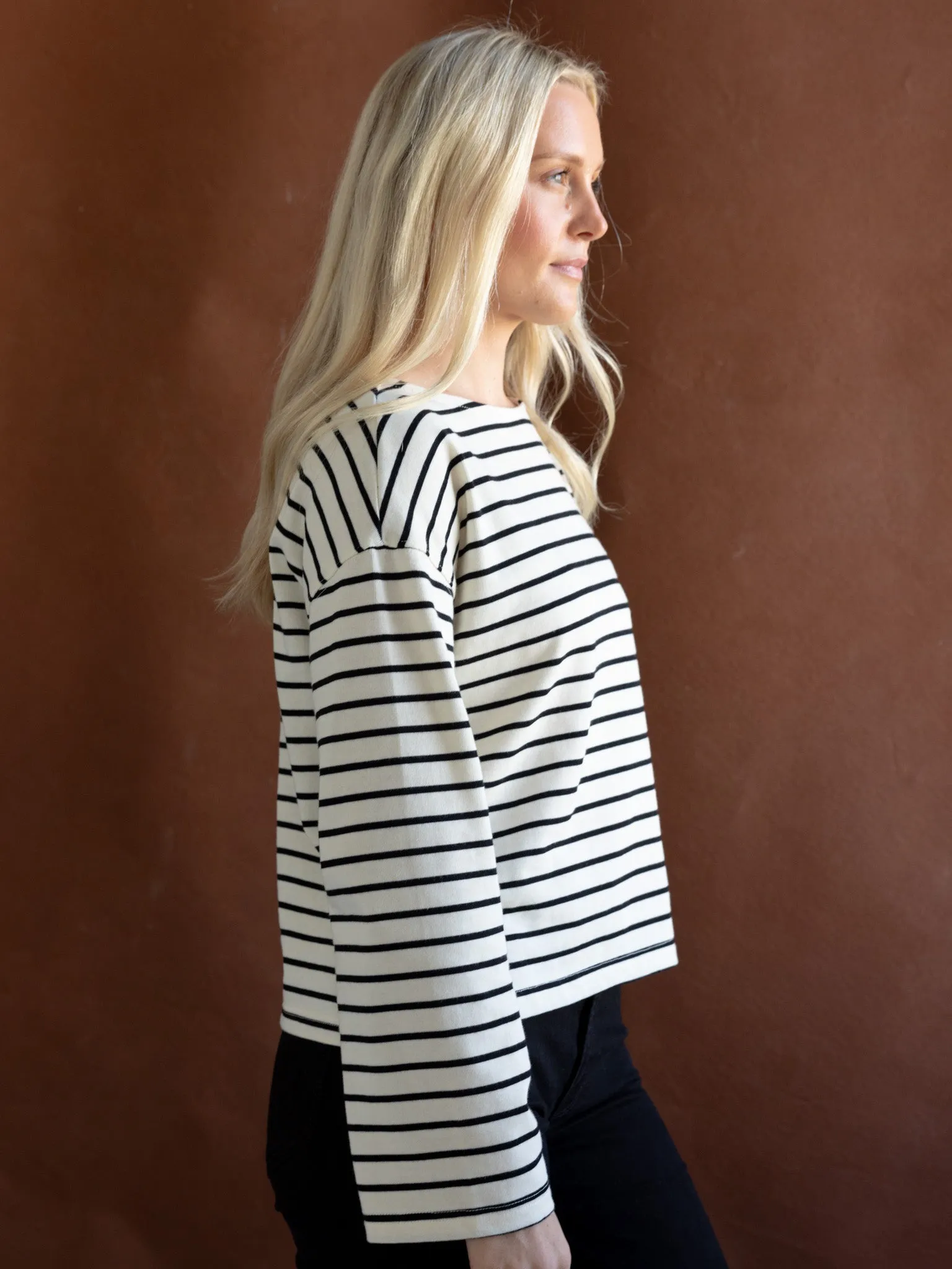 Adjustable Cuffs Shelly Striped Top Black