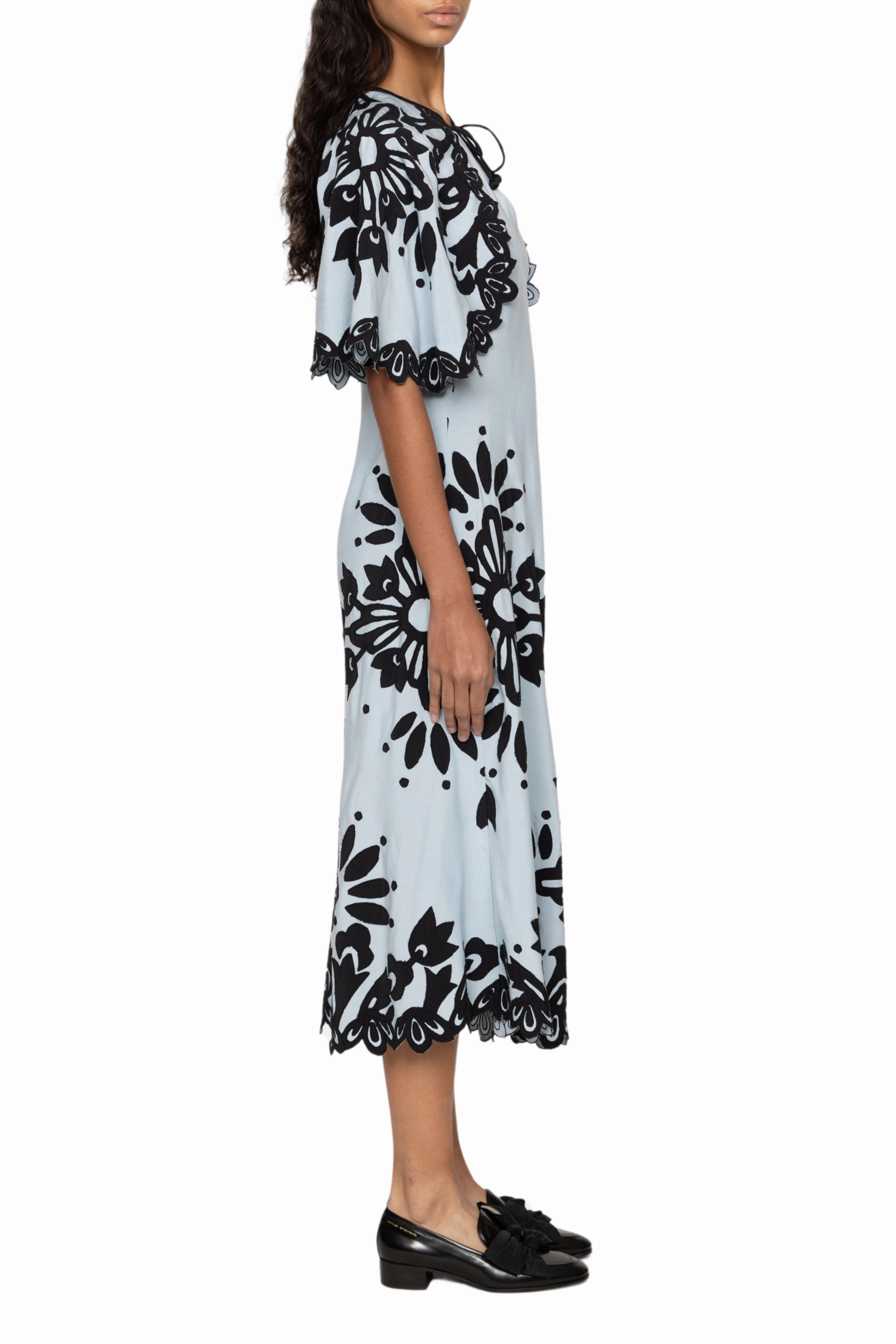 Liliana Applique Maxi Sleeveless Dress Short Sleeve Textured Layers