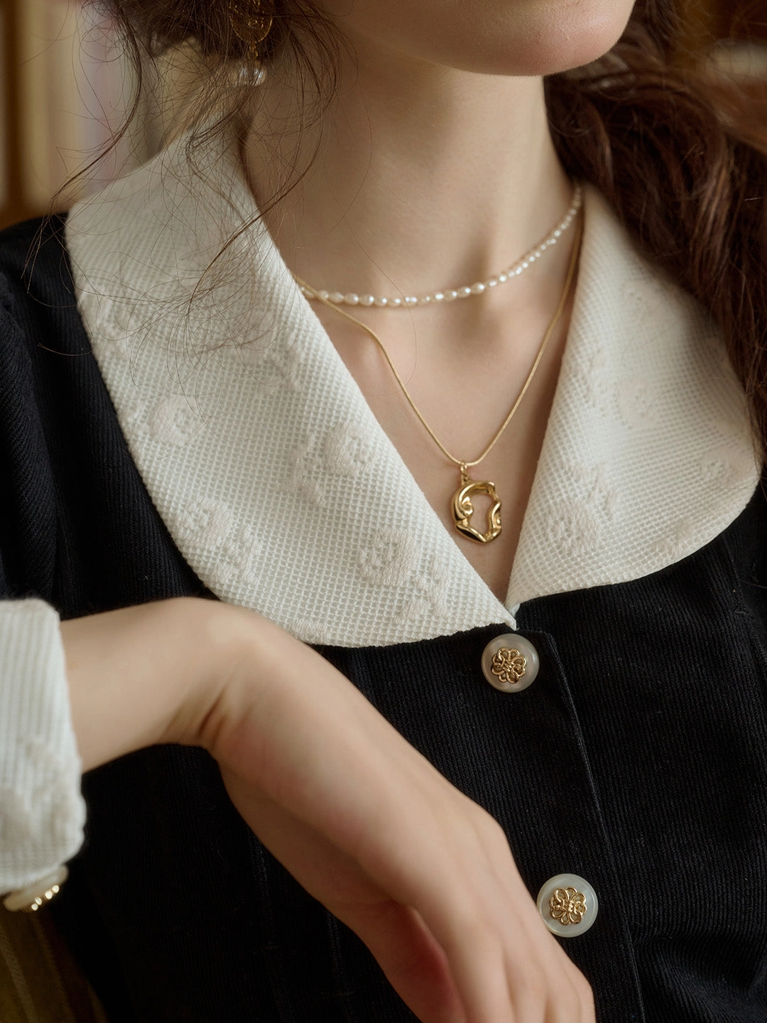 MultiFunctionalDesign EasyCareFabric Lillie Retro Lapel Contrast Rose Lace Paneling Velvet Dress ThumbholeCuff